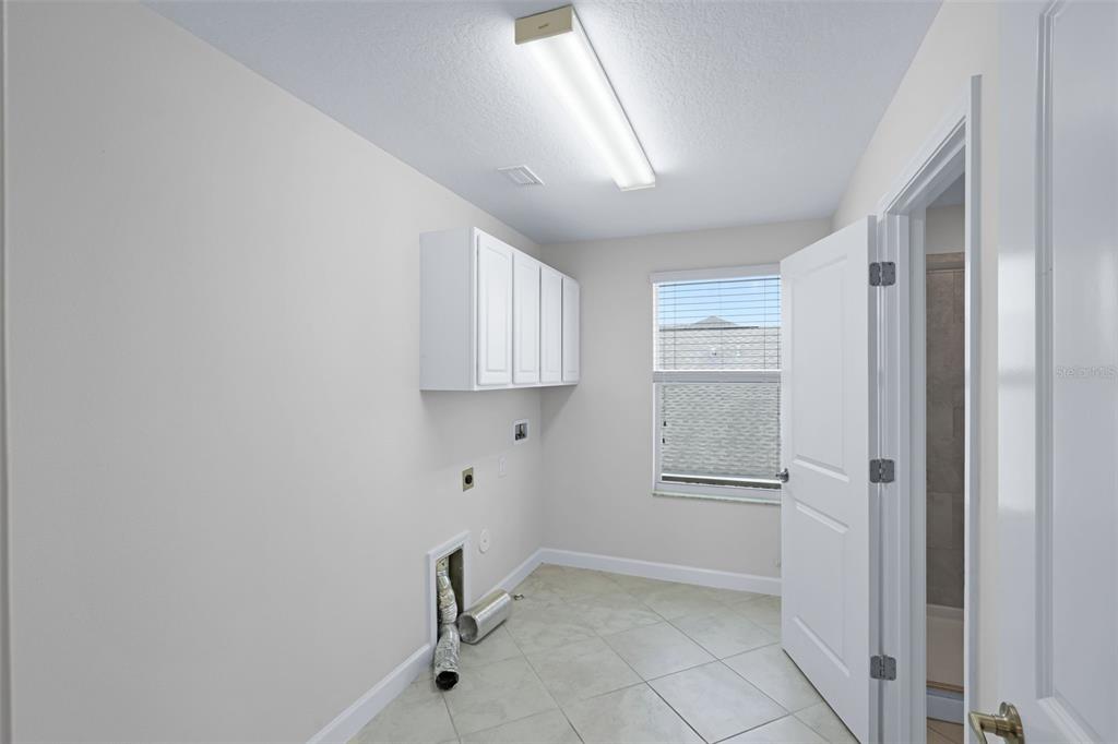 Land O Lakes, Florida, 34639, United States, 5 Bedrooms Bedrooms, ,3 BathroomsBathrooms,Residential,For Sale,1932584