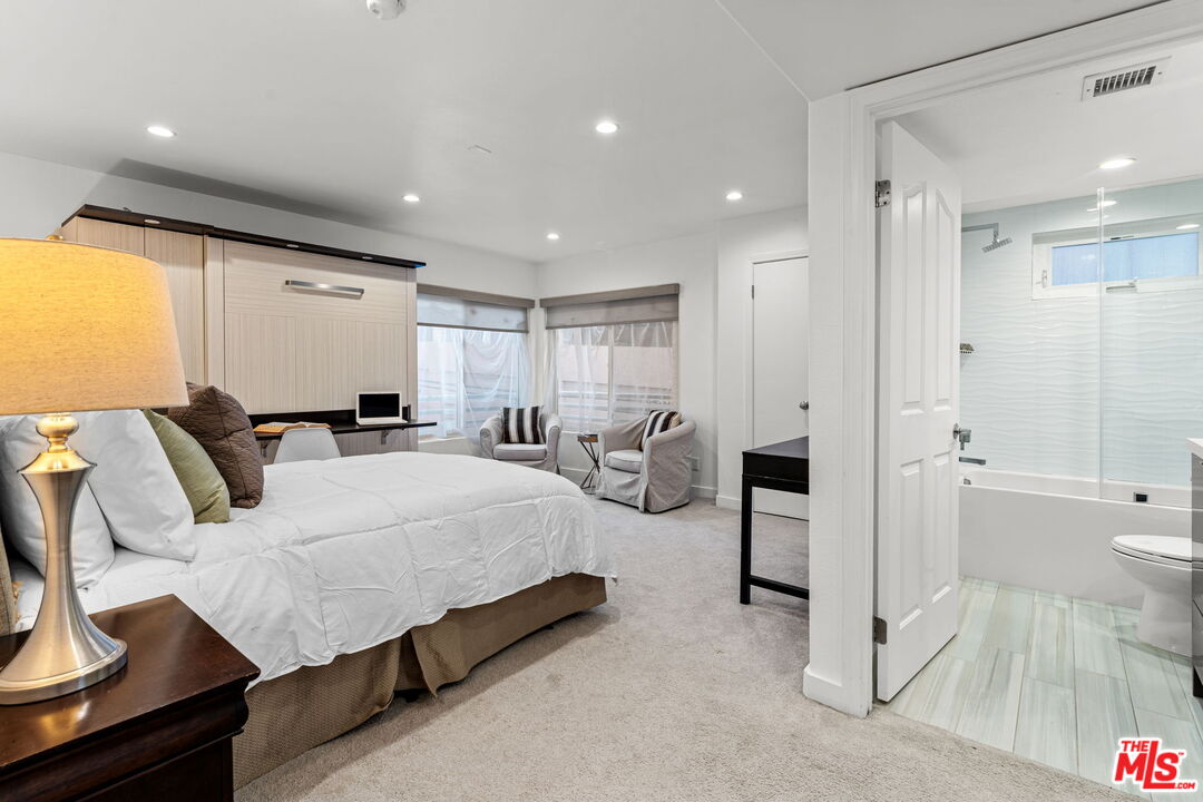 Los Angeles, California, 90049, United States, 2 Bedrooms Bedrooms, ,3 BathroomsBathrooms,Residential,For Sale,2003459