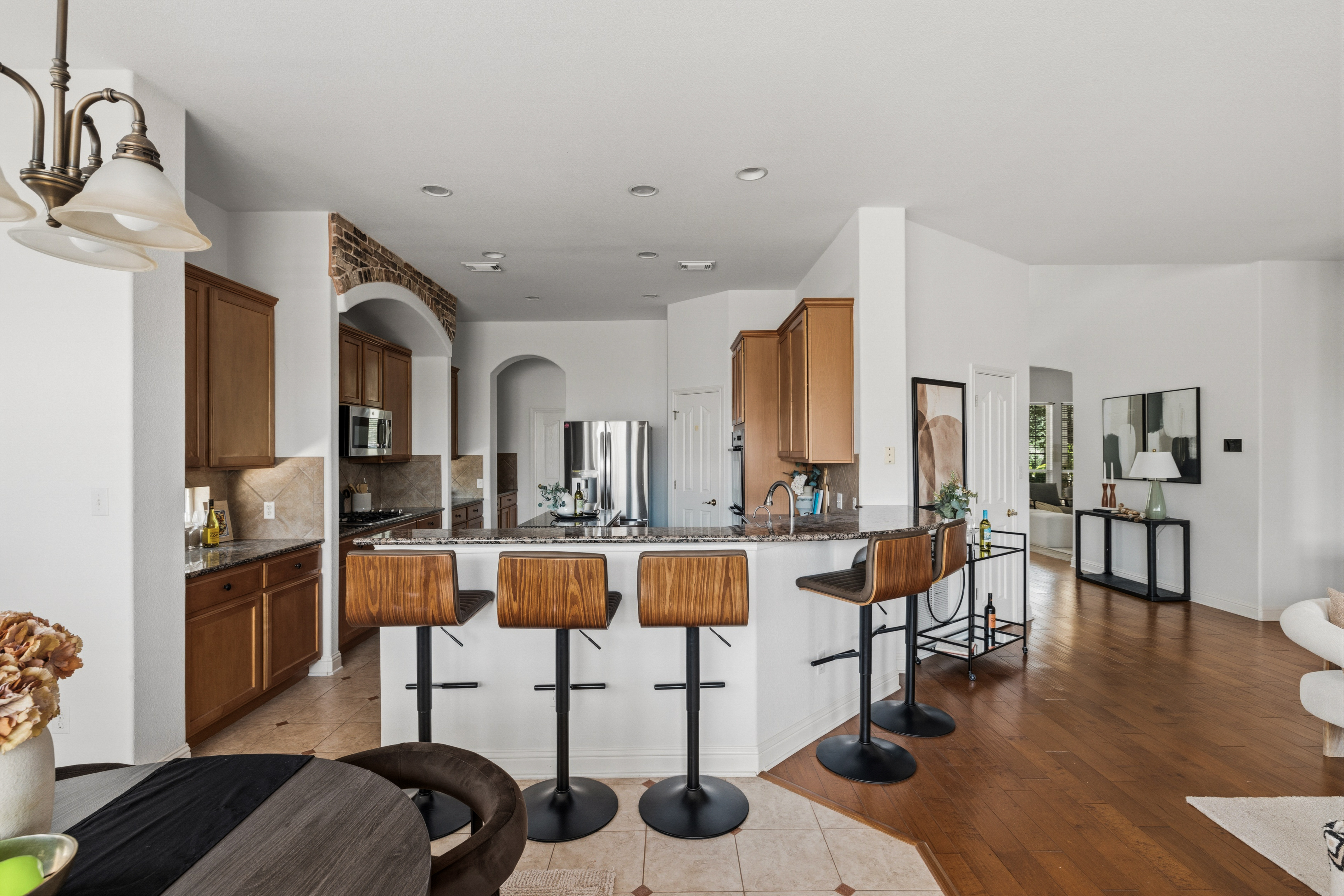  Elegant Luxury Backing to Pristine Greenbelt with Hill Country Views - 物件實景
