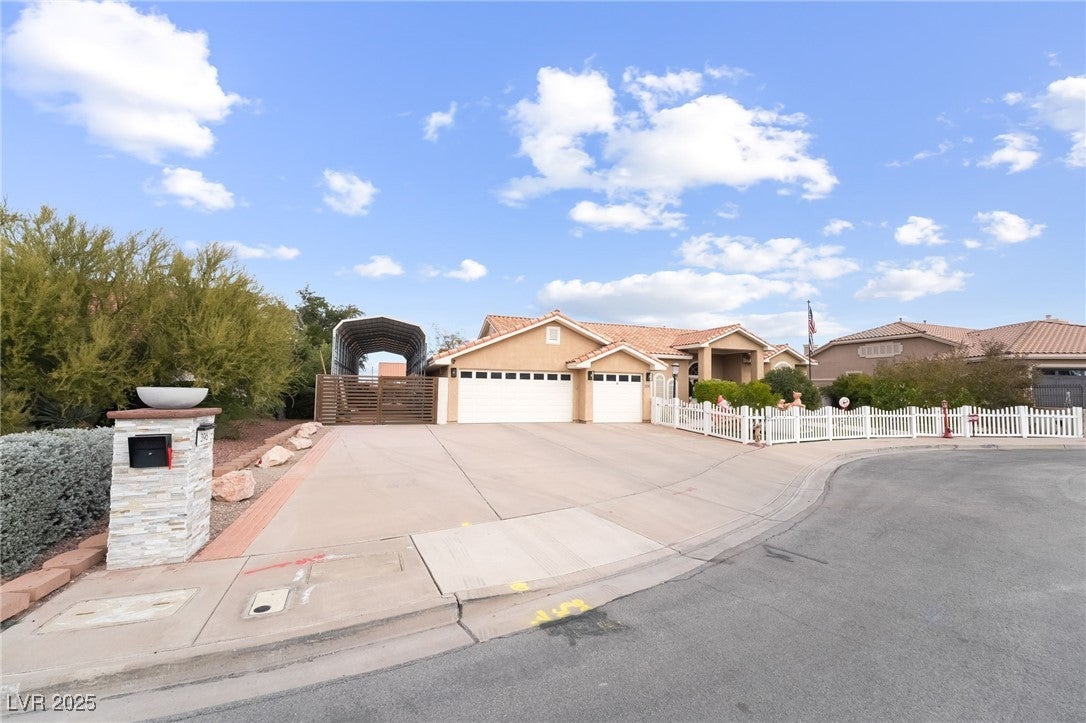 Henderson, Nevada, 89015, United States, 4 Bedrooms Bedrooms, ,3 BathroomsBathrooms,Residential,For Sale,2001549