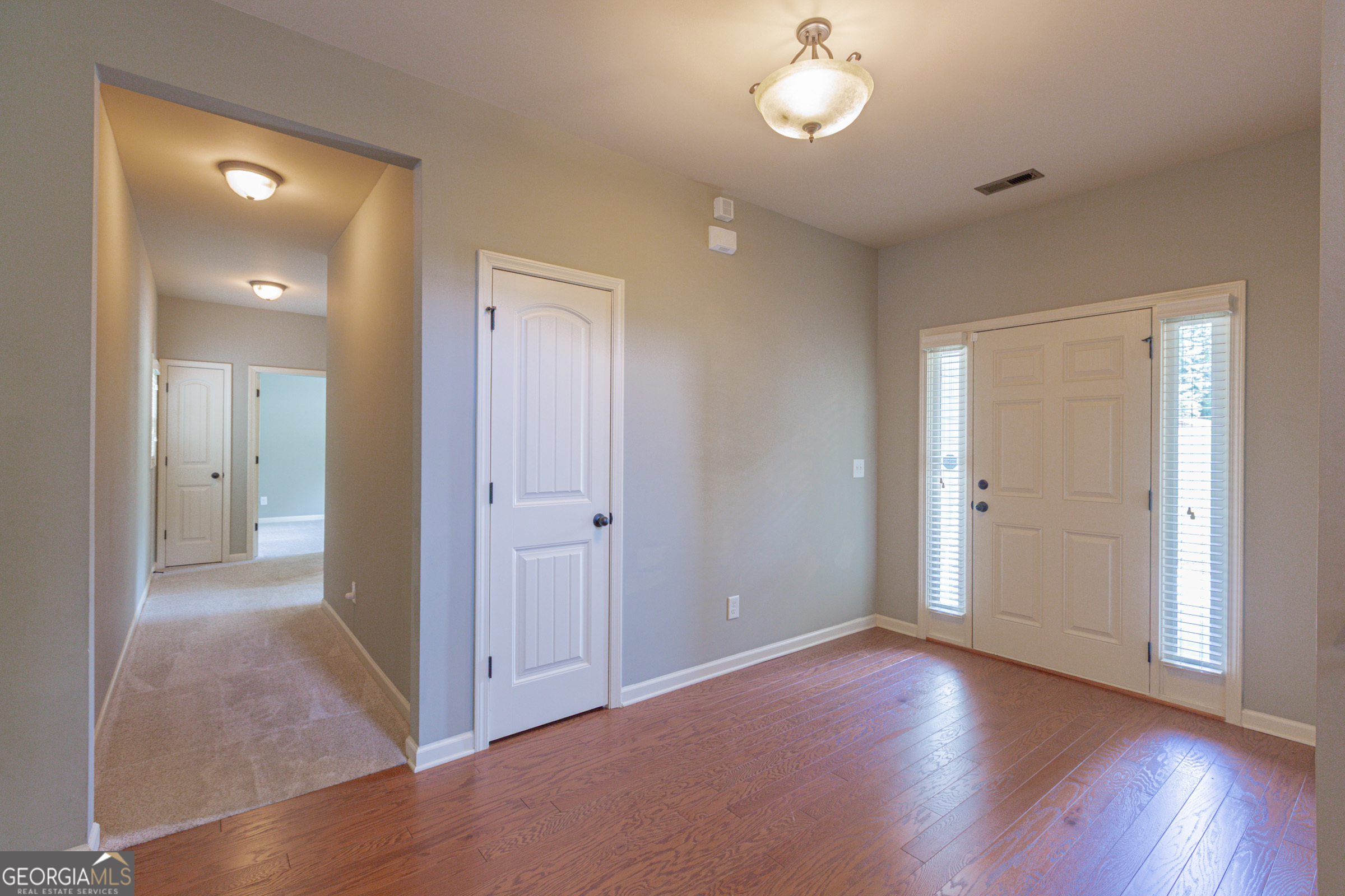 Senoia, Georgia, 30276, United States, 4 Bedrooms Bedrooms, ,3 BathroomsBathrooms,Residential,For Sale,1970203