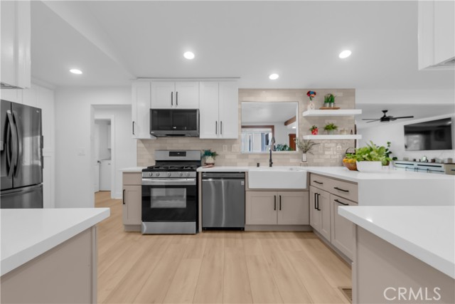 Oak Hills, California, 92344, United States, 6 Bedrooms Bedrooms, ,2 BathroomsBathrooms,Residential,For Sale,2000385