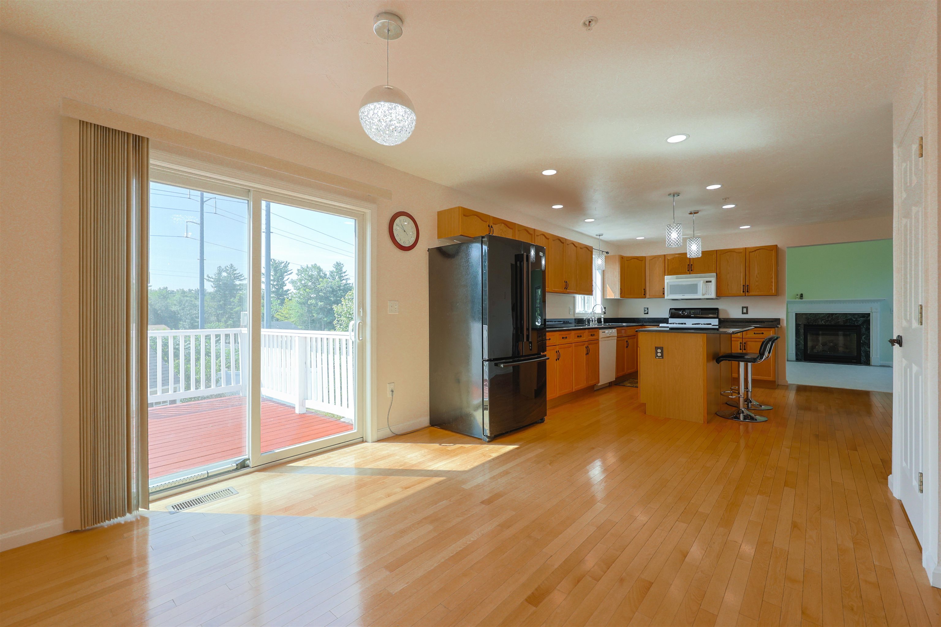 Derry, New Hampshire, 03038, United States, 3 Bedrooms Bedrooms, ,2 BathroomsBathrooms,Residential,For Sale,1926194