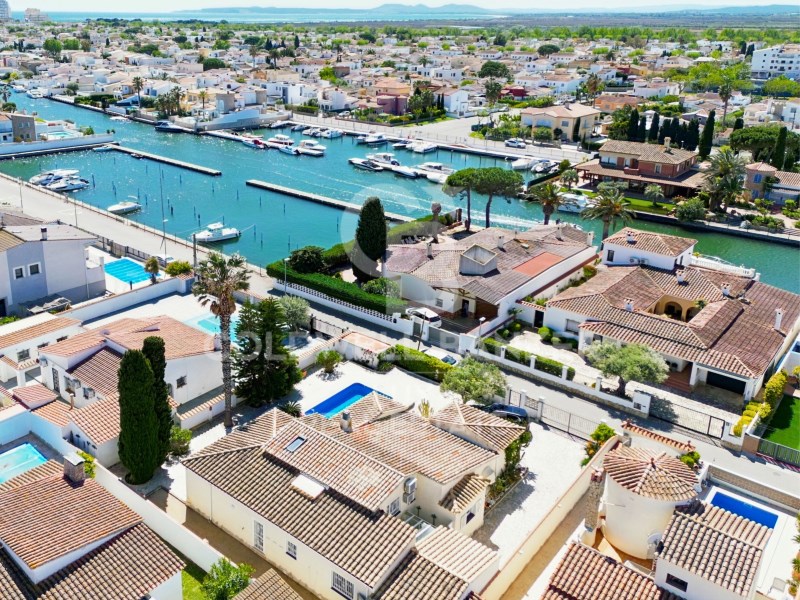 Girona, Empuriabrava, Peni Girona, Empuriabrava, P, Empuriabrava, Catalonia, ES, 5 Bedrooms Bedrooms, ,3 BathroomsBathrooms,Residential,For Sale,Girona, Empuriabrava, Peni Girona, Empuriabrava, P,1623264