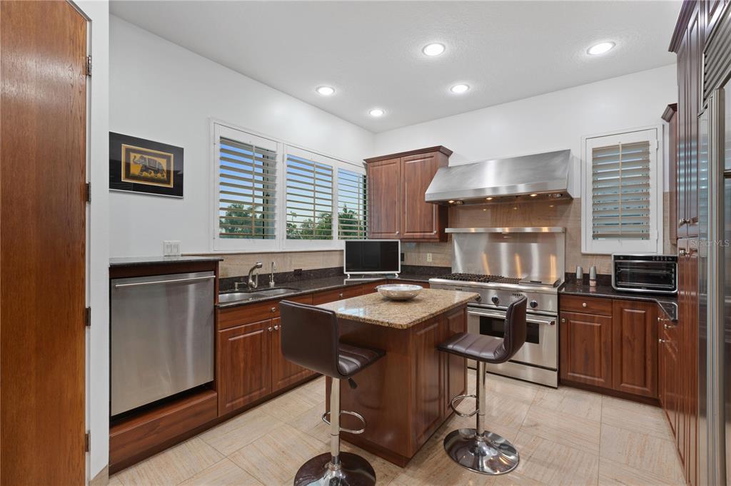Bradenton, Florida, 34210, United States, 4 Bedrooms Bedrooms, ,5 BathroomsBathrooms,Residential,For Sale,1827645