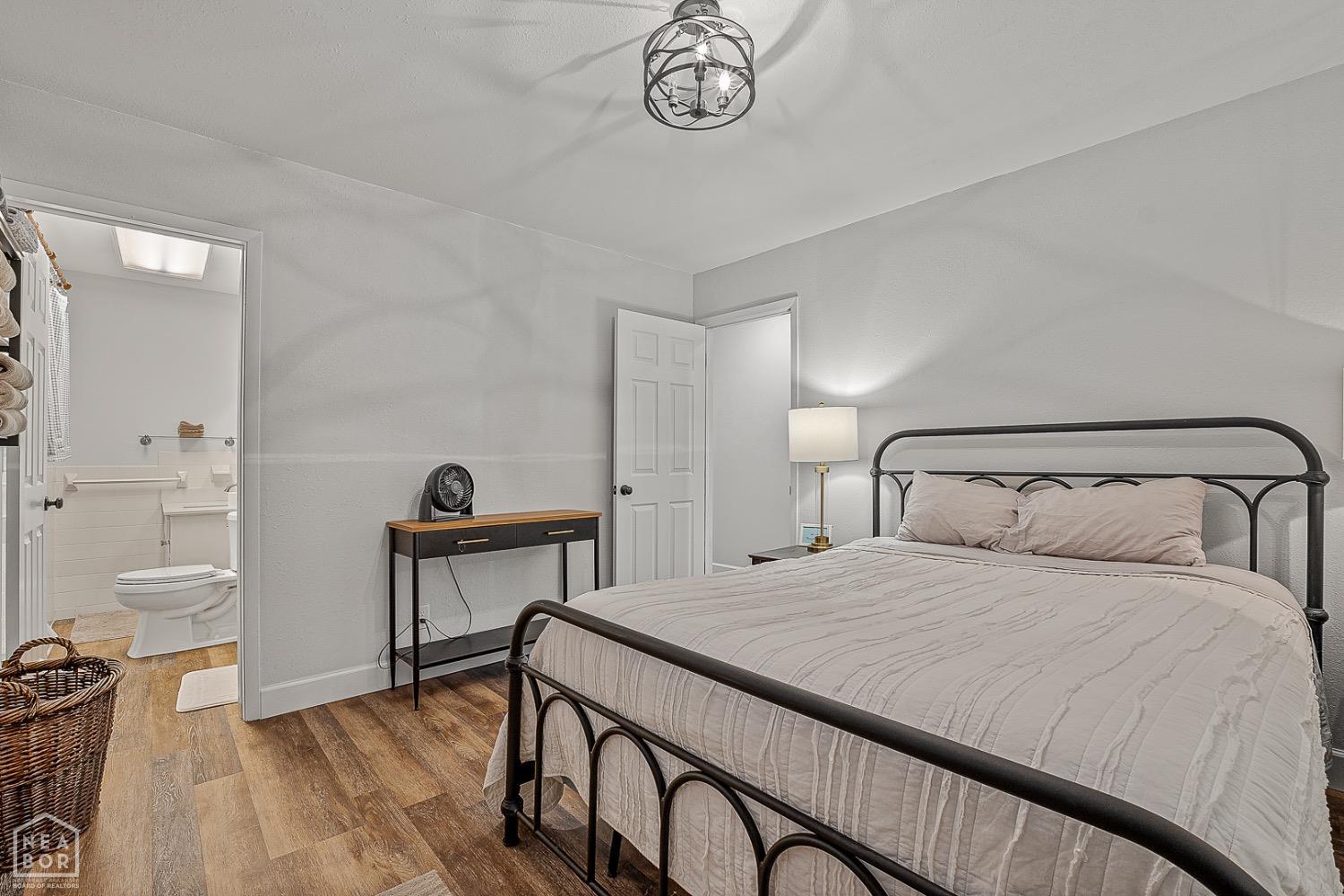 Cherokee Village, Arkansas, 72529, United States, 6 Bedrooms Bedrooms, ,3 BathroomsBathrooms,Residential,For Sale,1983477