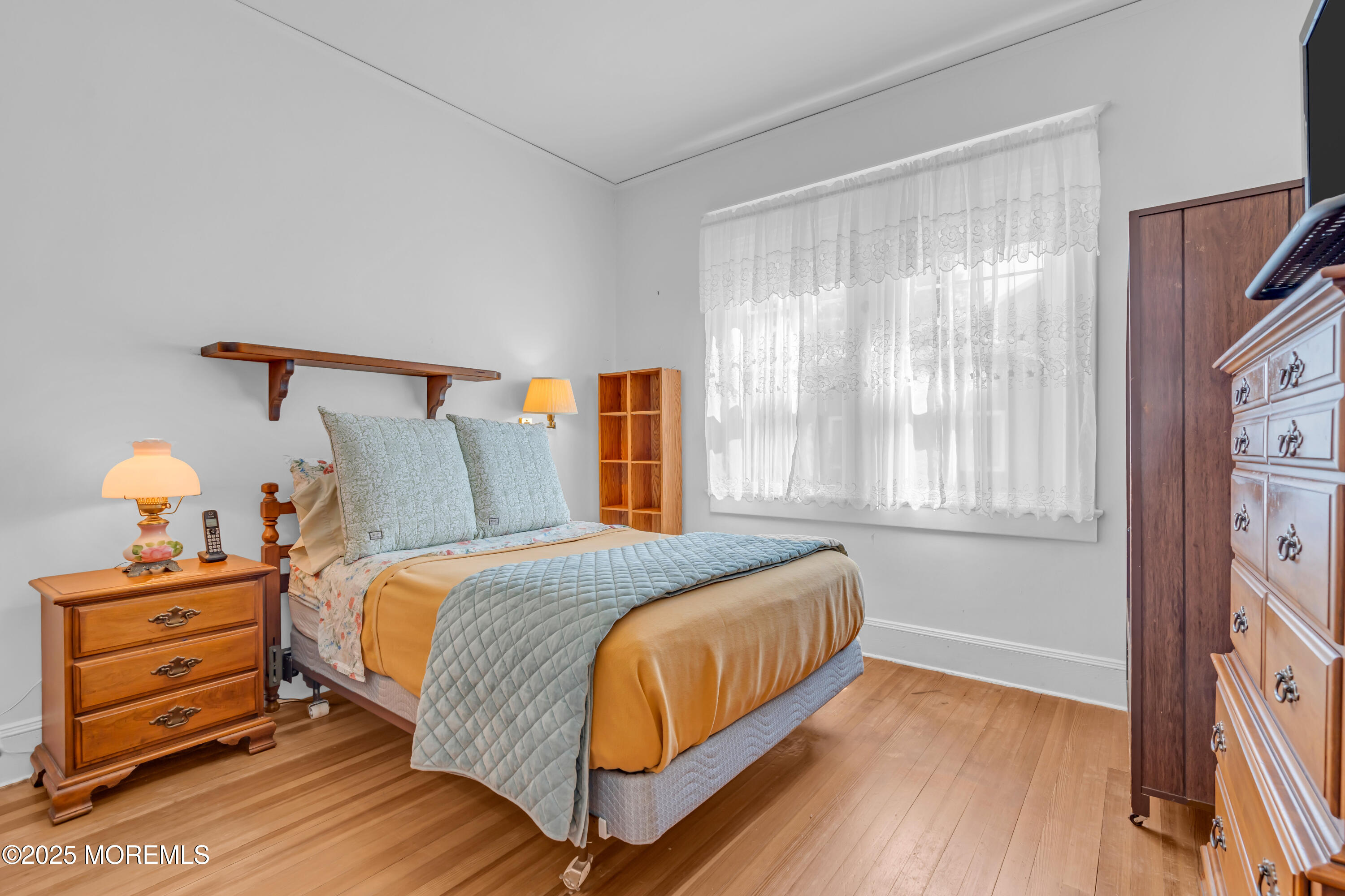 Atlantic Highlands, New Jersey, 07716, United States, 2 Bedrooms Bedrooms, ,1 BathroomBathrooms,Residential,For Sale,1940186