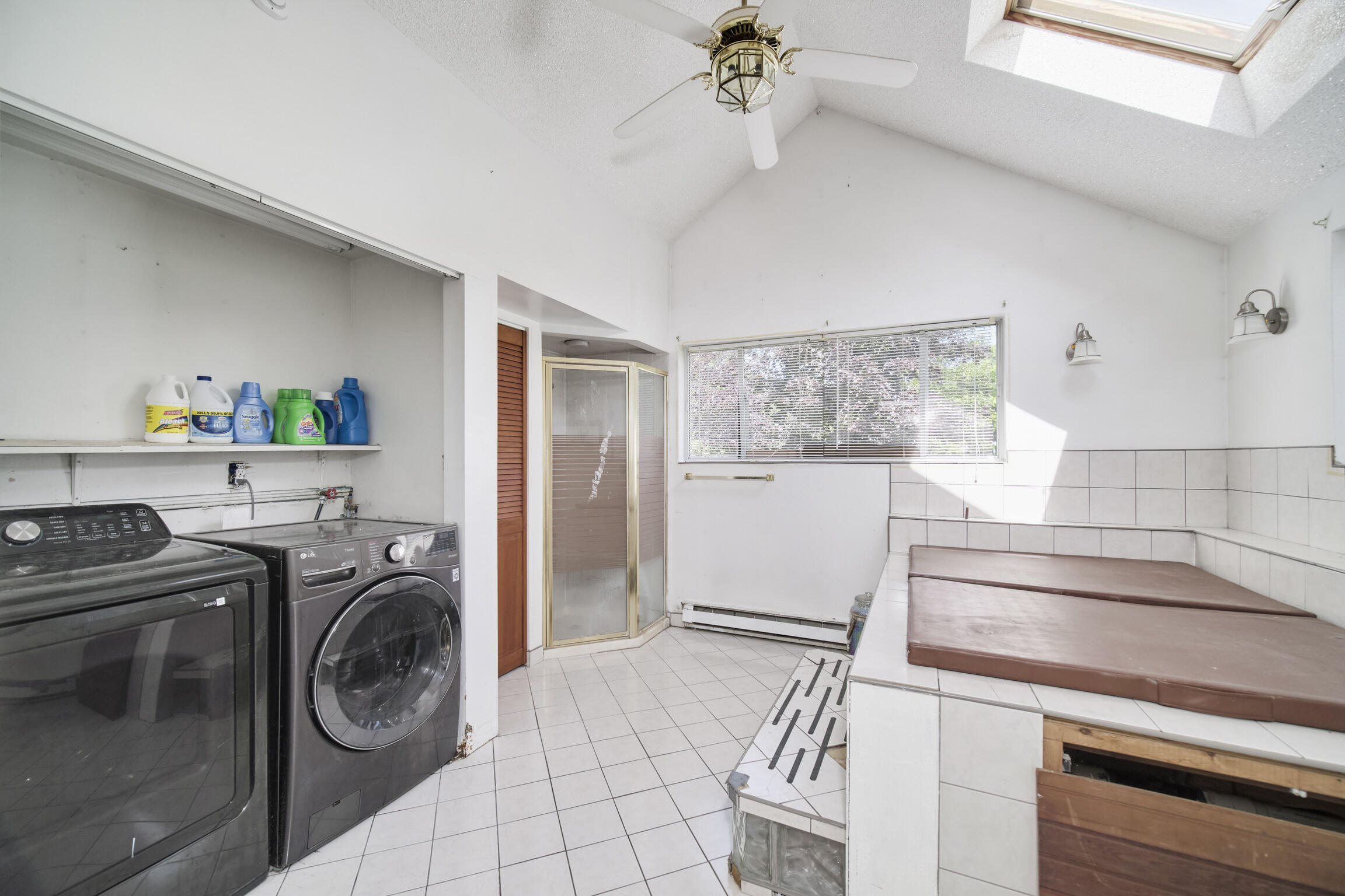 Manistee, Michigan, 49660, United States, 7 Bedrooms Bedrooms, ,3 BathroomsBathrooms,Residential,For Sale,1943241
