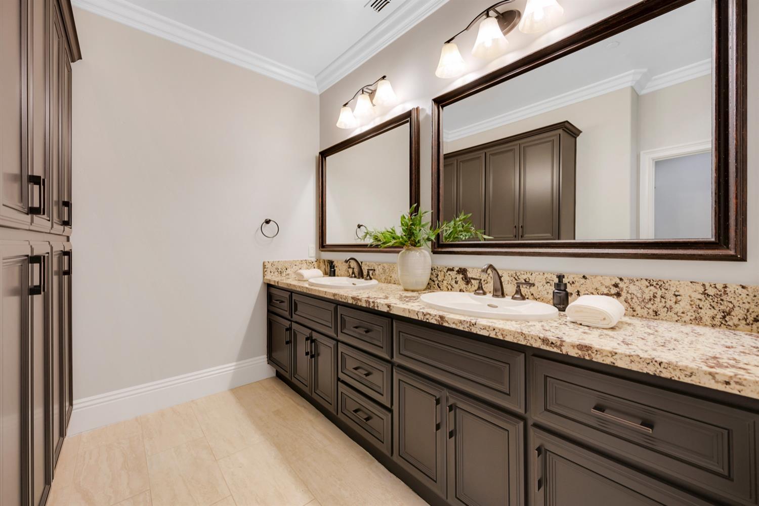 Loomis, California, 95650, United States, 6 Bedrooms Bedrooms, ,6 BathroomsBathrooms,Residential,For Sale,1908935