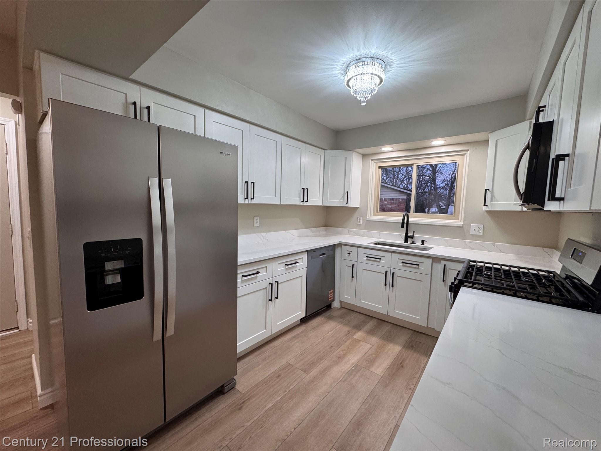 Troy, Michigan, 48085, United States, 4 Bedrooms Bedrooms, ,3 BathroomsBathrooms,Residential,For Sale,2009052