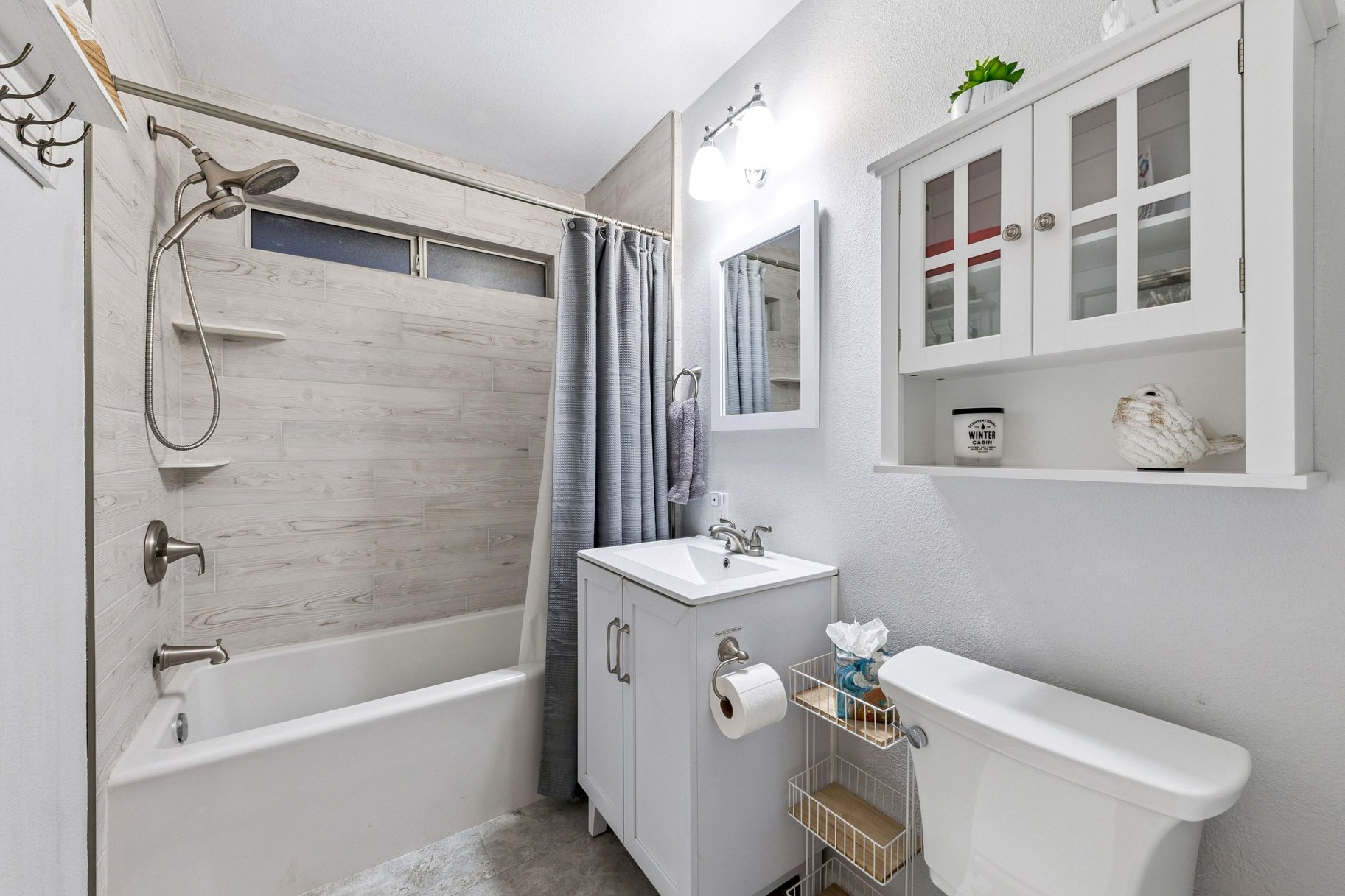  Move-In Ready 4 Bedroom Beauty  2022 Remodel  Fenced Yard, Forest Setting - 物件實景