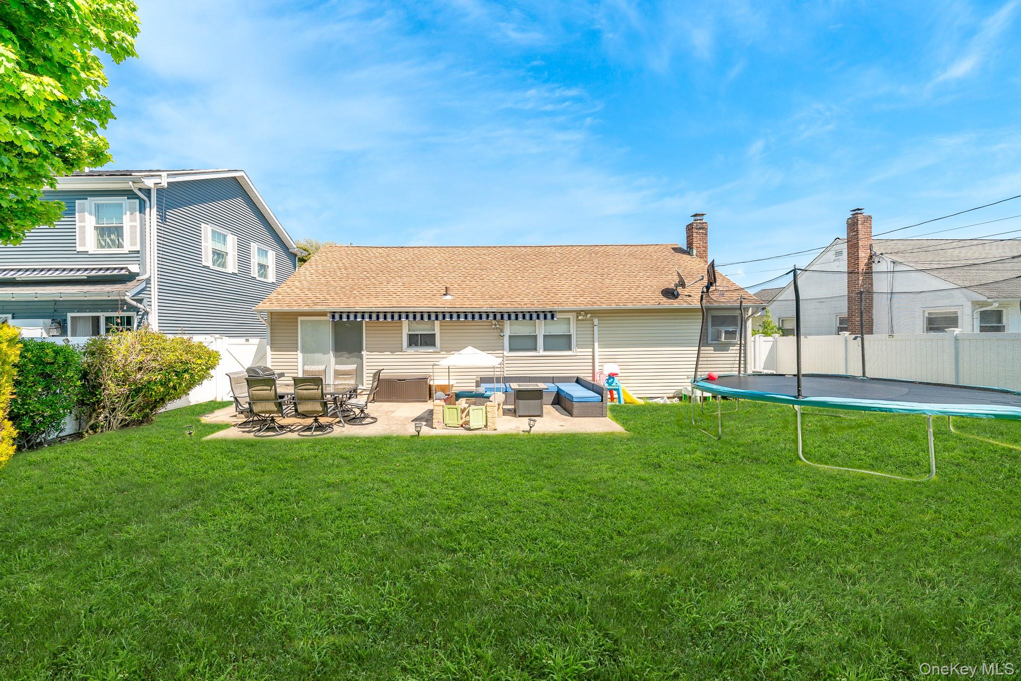 Bethpage, New York, 11714, United States, 3 Bedrooms Bedrooms, ,2 BathroomsBathrooms,Residential,For Sale,2048491