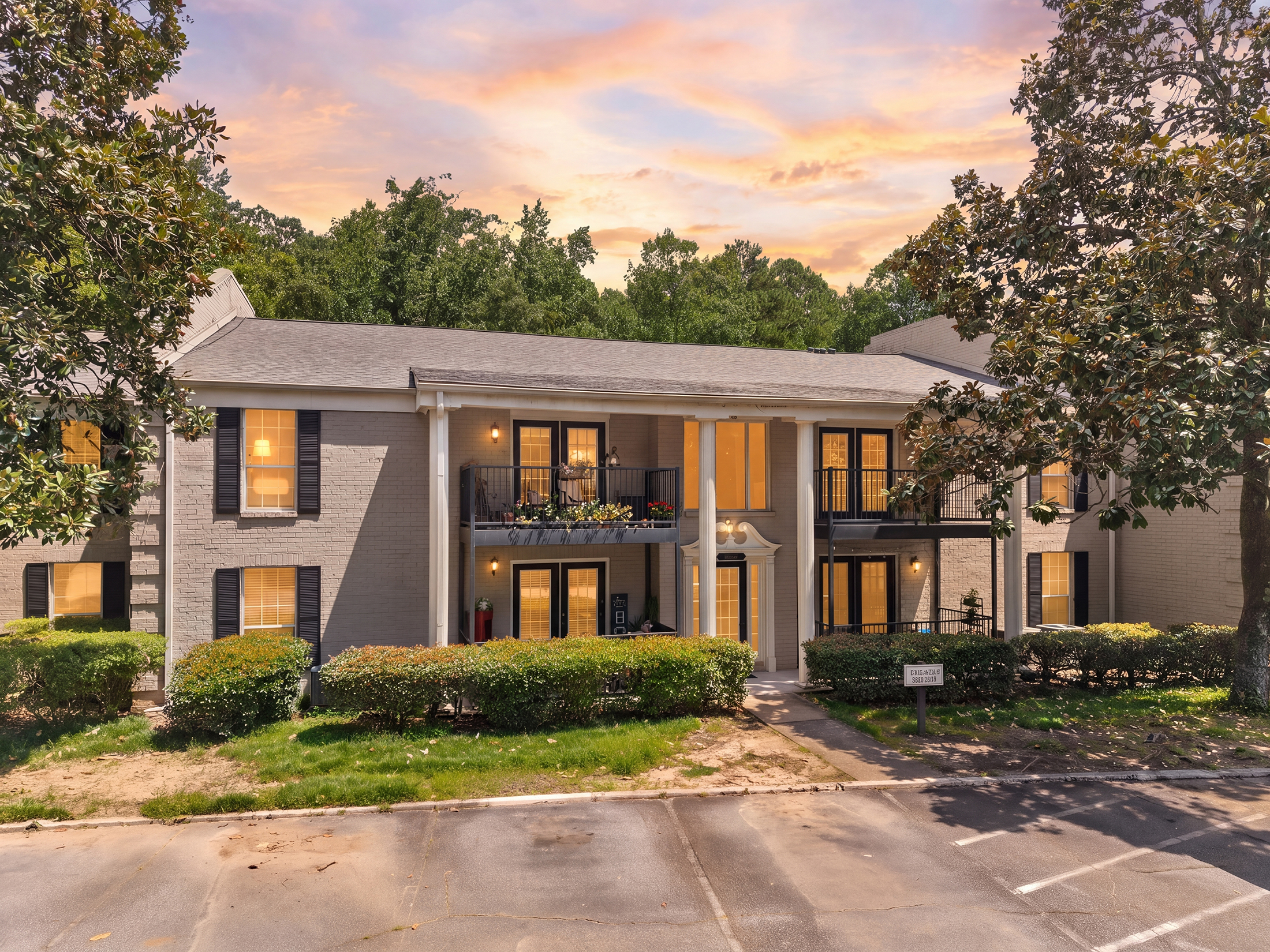  Located in the Gated Essex House Community in Historic Vinings - 物件實景