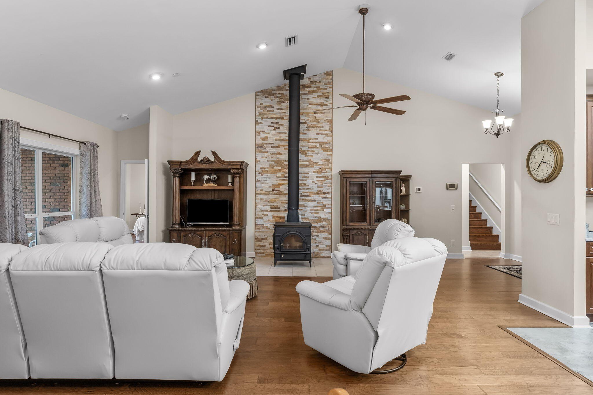 Youngstown, Florida, 32466, United States, 6 Bedrooms Bedrooms, ,6 BathroomsBathrooms,Residential,For Sale,1981831