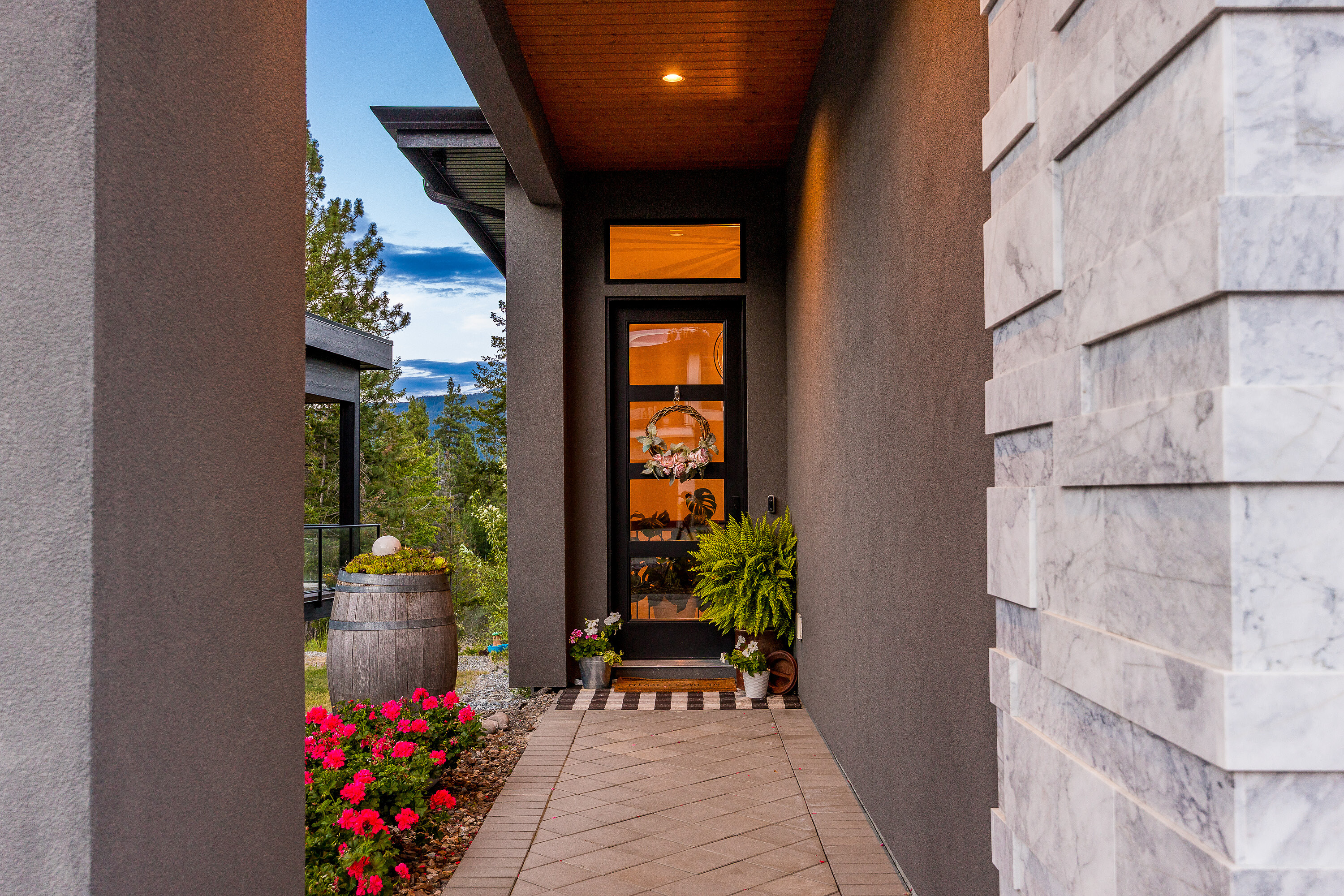  Walkout Rancher in Lakestone - 物件實景