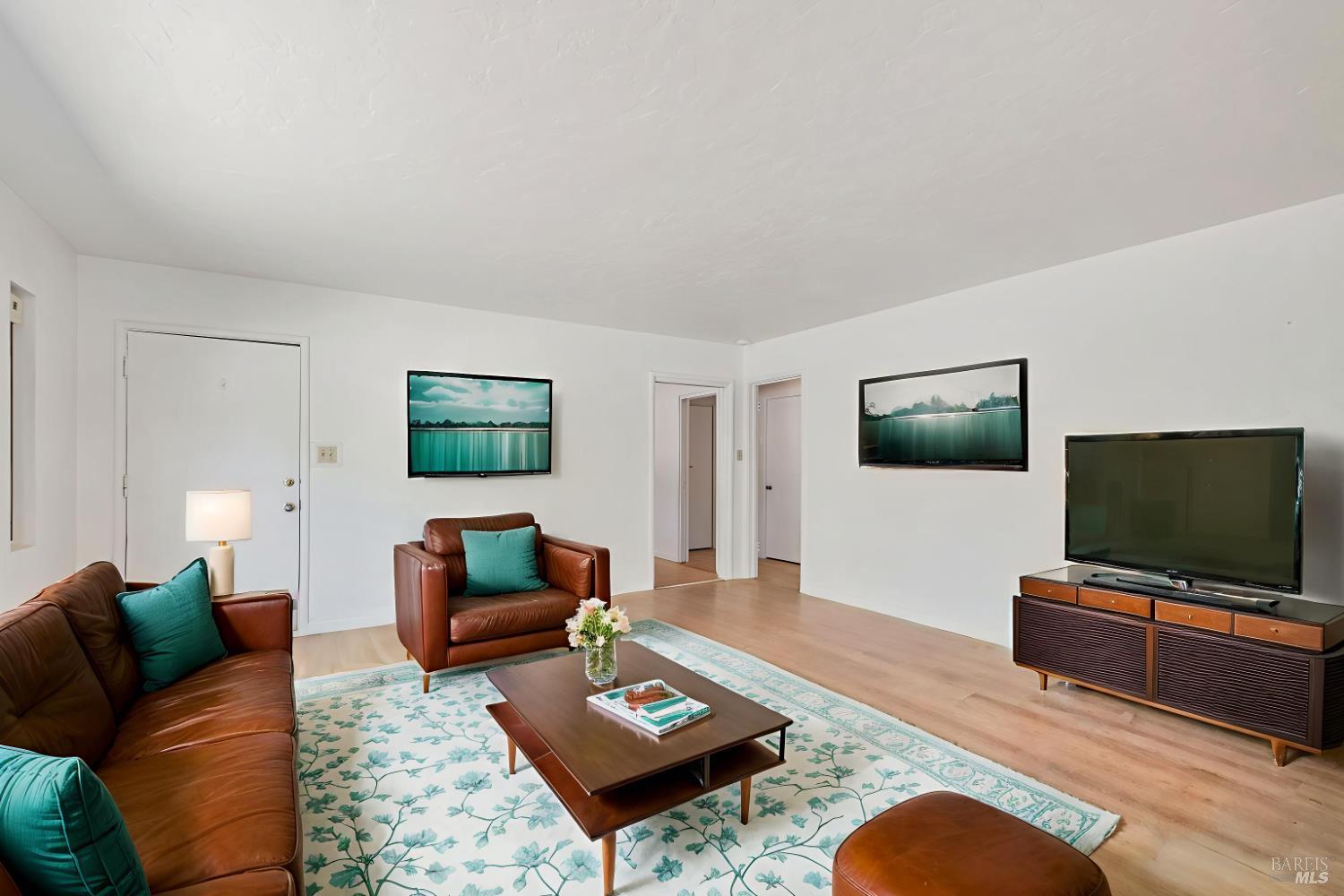 Santa Rosa, California, 95401, United States, 2 Bedrooms Bedrooms, ,2 BathroomsBathrooms,Residential,For Sale,1925442