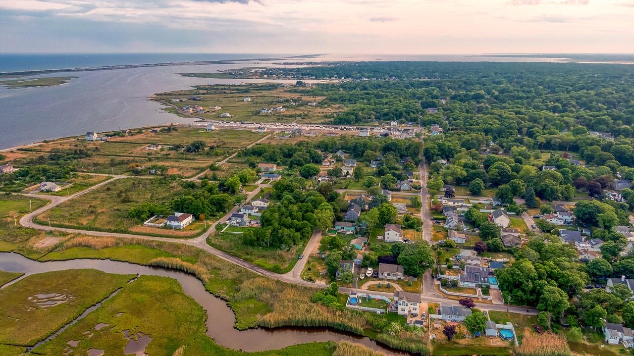 Mastic Beach, New York, 11951, United States, 4 Bedrooms Bedrooms, ,4 BathroomsBathrooms,Residential,For Sale,1975378