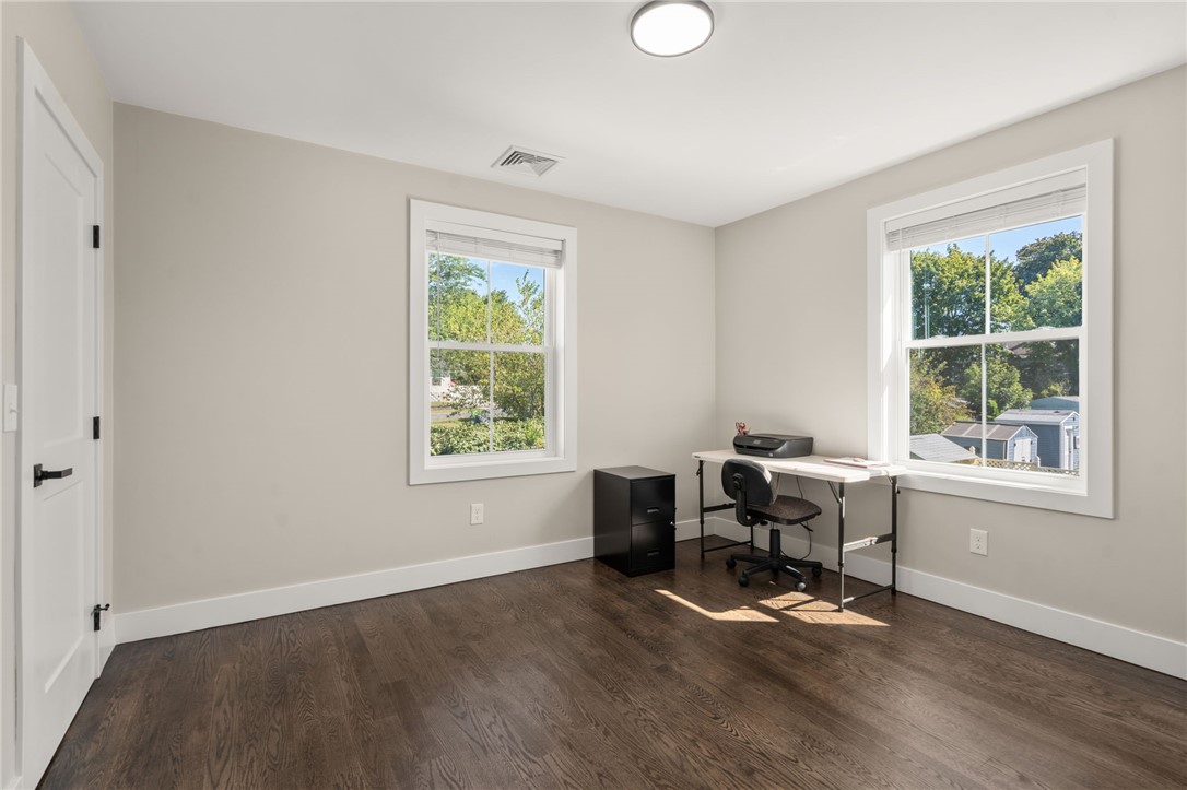 East Providence, Rhode Island, 02914, United States, 4 Bedrooms Bedrooms, ,3 BathroomsBathrooms,Residential,For Sale,1941827