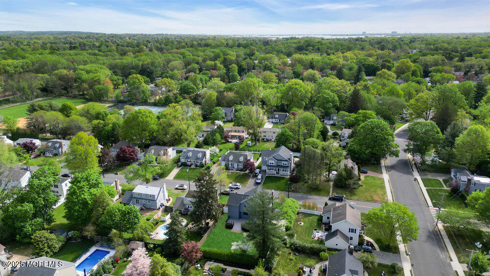 Shrewsbury Boro, New Jersey, 07702, United States, 4 Bedrooms Bedrooms, ,3 BathroomsBathrooms,Residential,For Sale,2001702