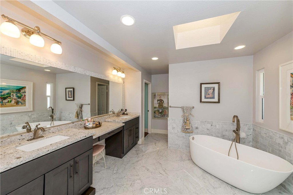 Newport Beach, California, 92660, United States, 4 Bedrooms Bedrooms, ,4 BathroomsBathrooms,Residential,For Sale,1759527