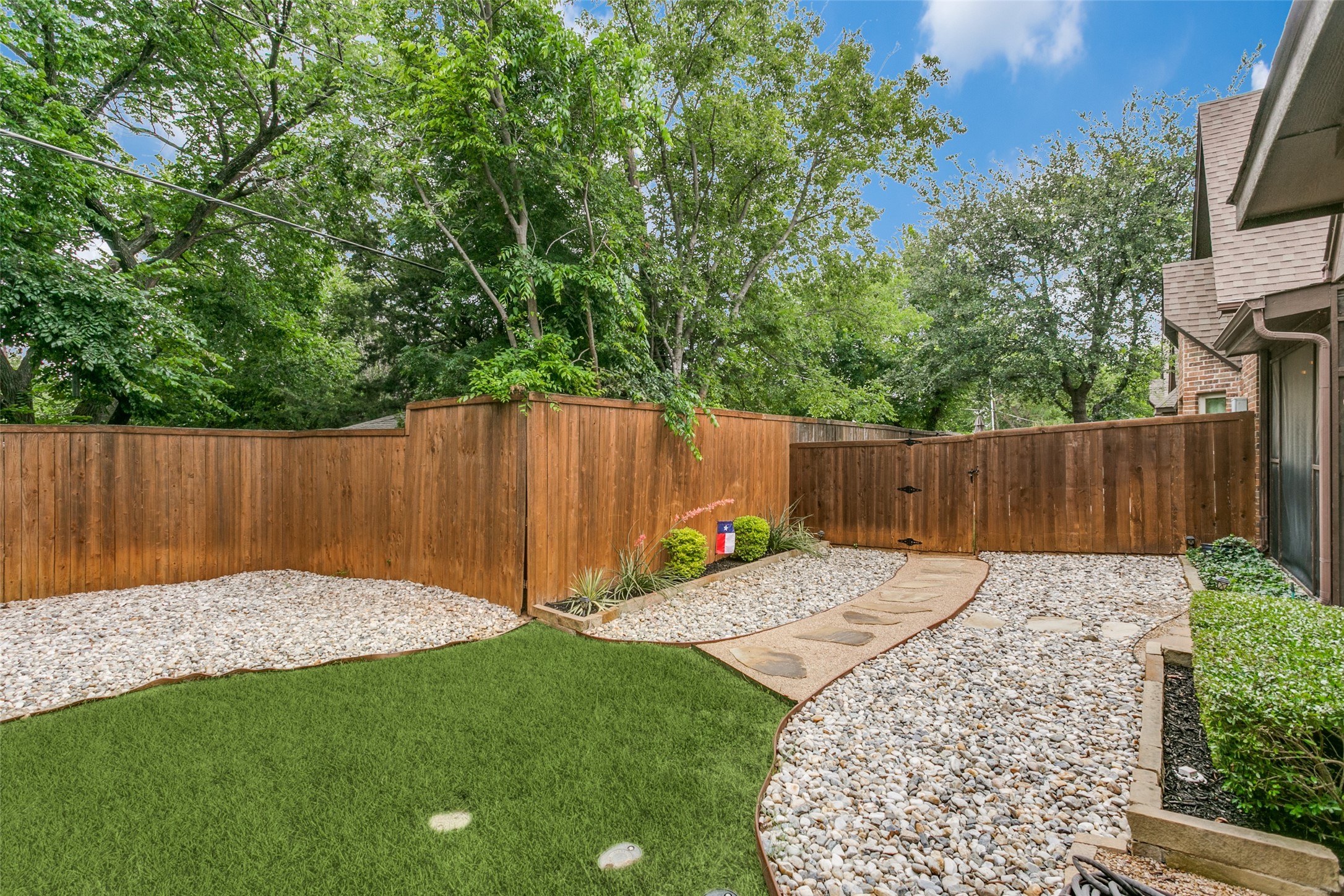 Grapevine, Texas, 76051, United States, 3 Bedrooms Bedrooms, ,2 BathroomsBathrooms,Residential,For Sale,1857561