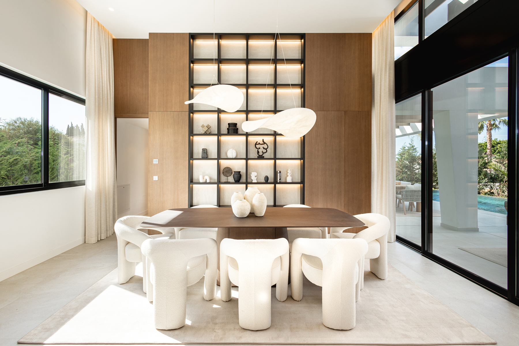  Architectural Villa in Nueva Andalucía