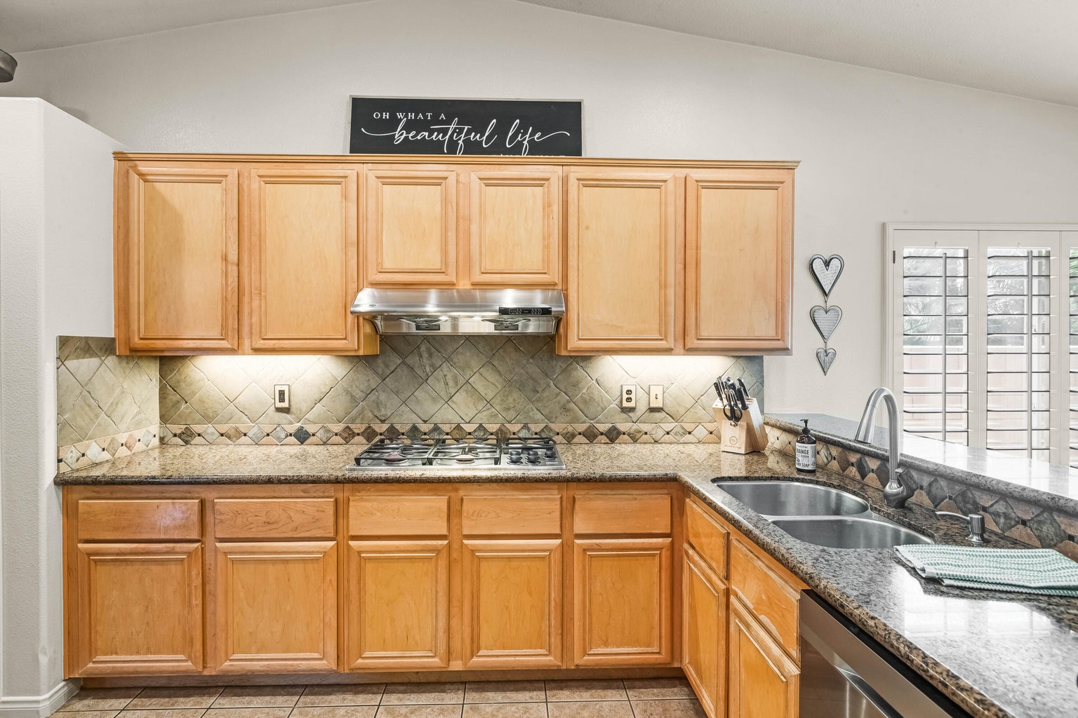 La Quinta, California, 92253, United States, 4 Bedrooms Bedrooms, ,2 BathroomsBathrooms,Residential,For Sale,1931637