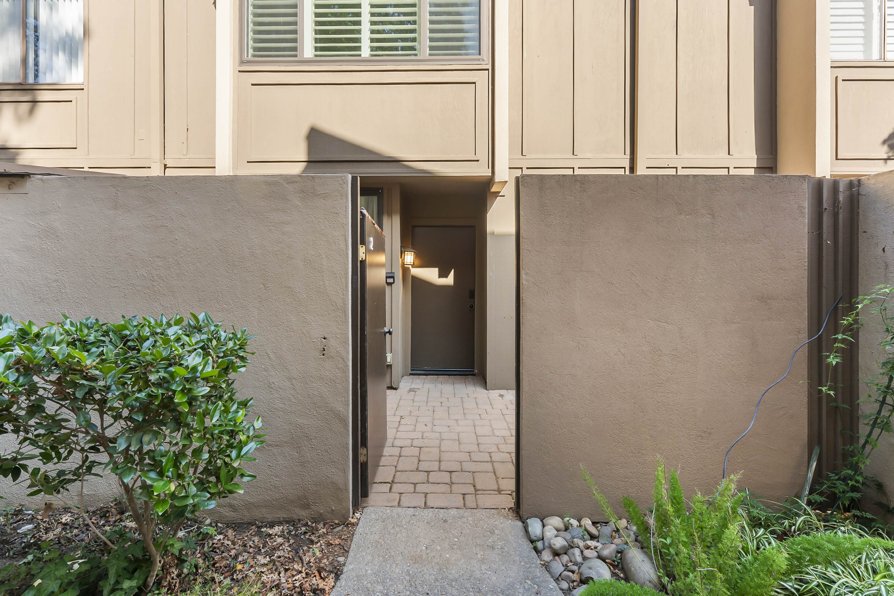  709 Woodside Lane East #2, Sacramento, CA 95825 - 物件實景