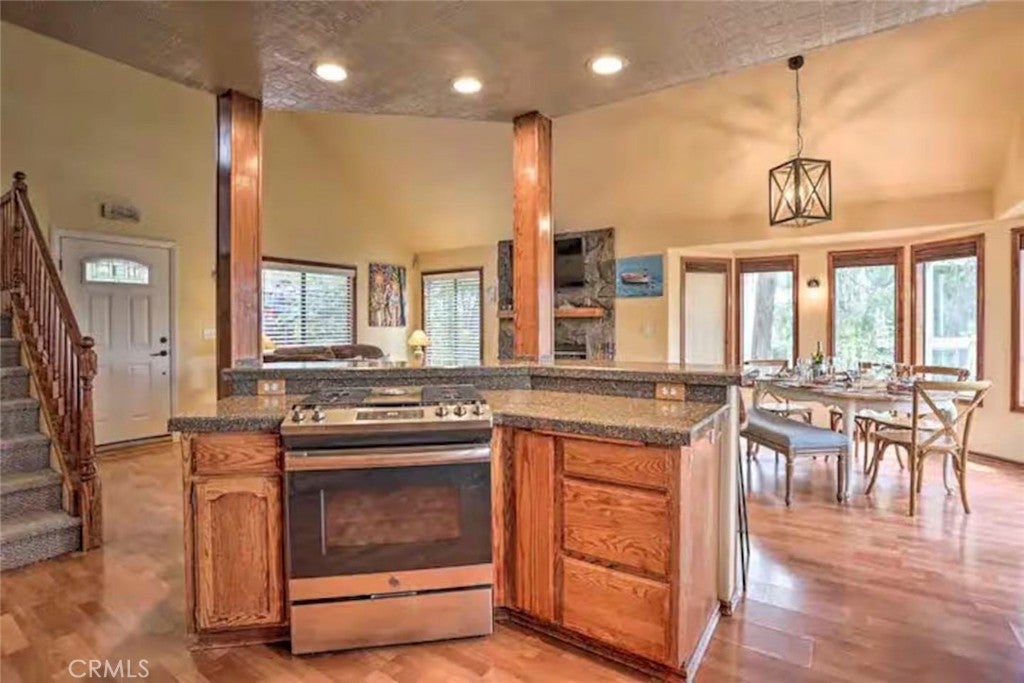 Crestline, California, 92325, United States, 3 Bedrooms Bedrooms, ,3 BathroomsBathrooms,Residential,For Sale,1939117