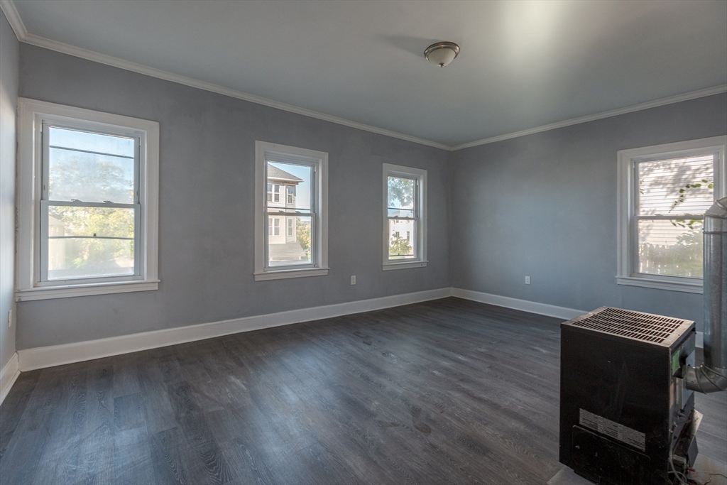 Worcester, Massachusetts, 01604, United States, 8 Bedrooms Bedrooms, ,4 BathroomsBathrooms,Residential,For Sale,1981131