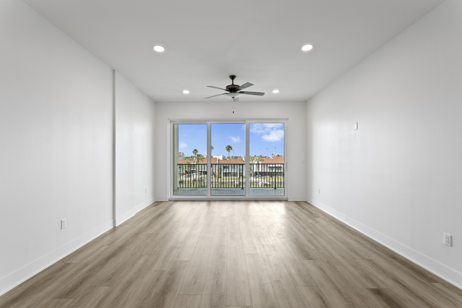 400 150th Ave # 304, Madeira Beach, Florida, 33708, United States, 3 Bedrooms Bedrooms, ,3 BathroomsBathrooms,Residential,For Sale,400 150th Ave # 304,1407196