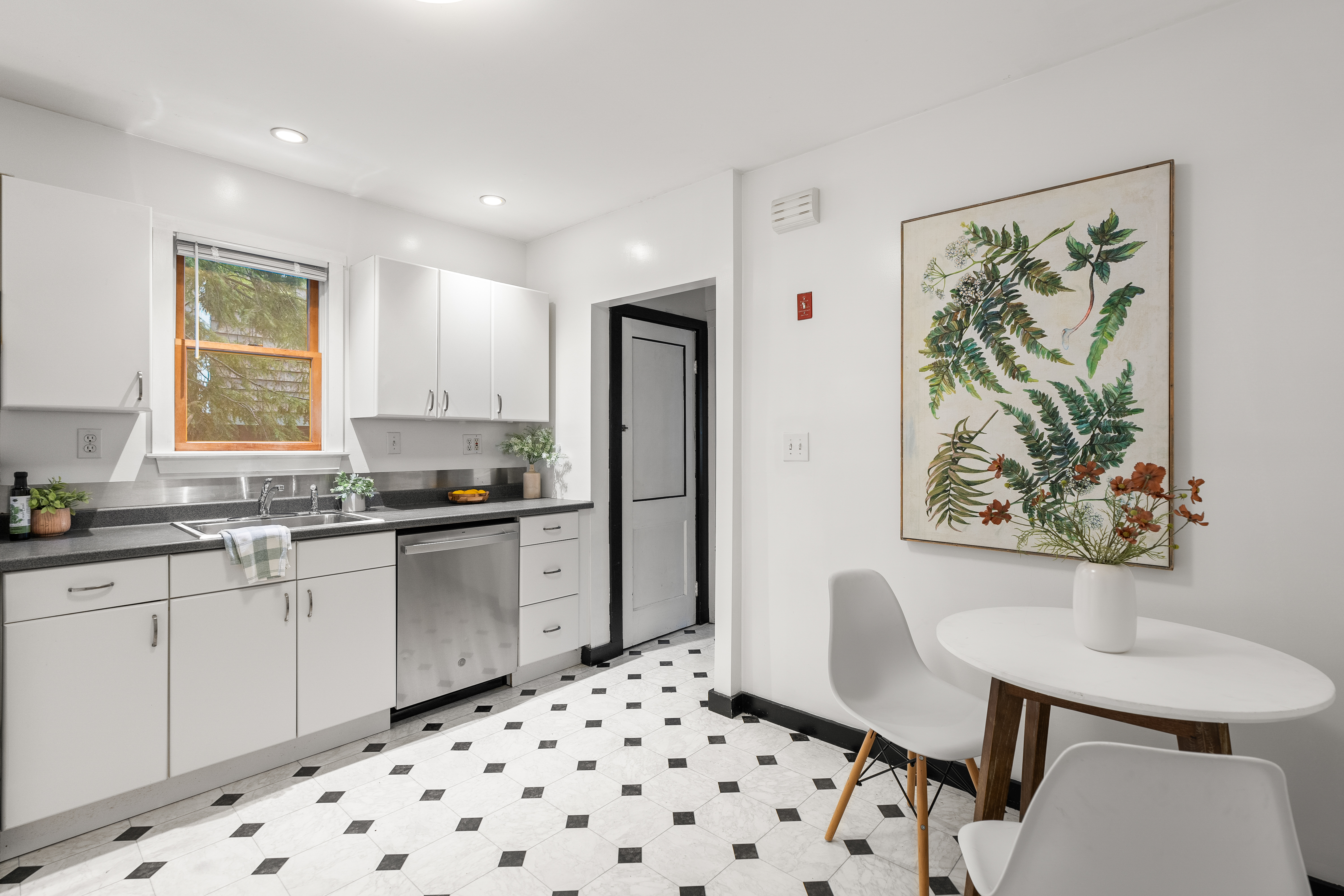  5-7 Locke Street, Arlington, MA, 02476 - 物件實景