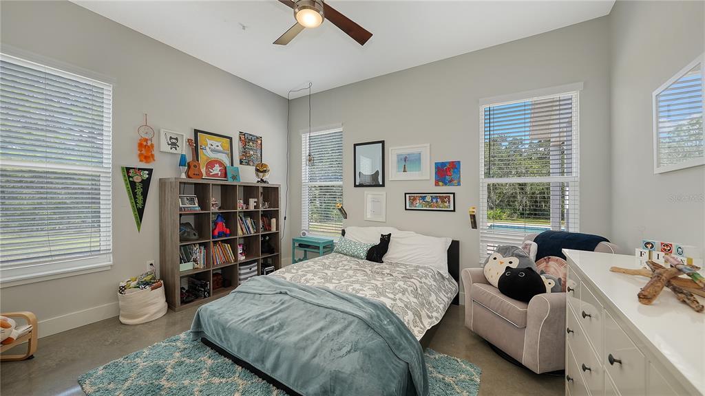 Sarasota, Florida, 34240, United States, 4 Bedrooms Bedrooms, ,4 BathroomsBathrooms,Residential,For Sale,1987822