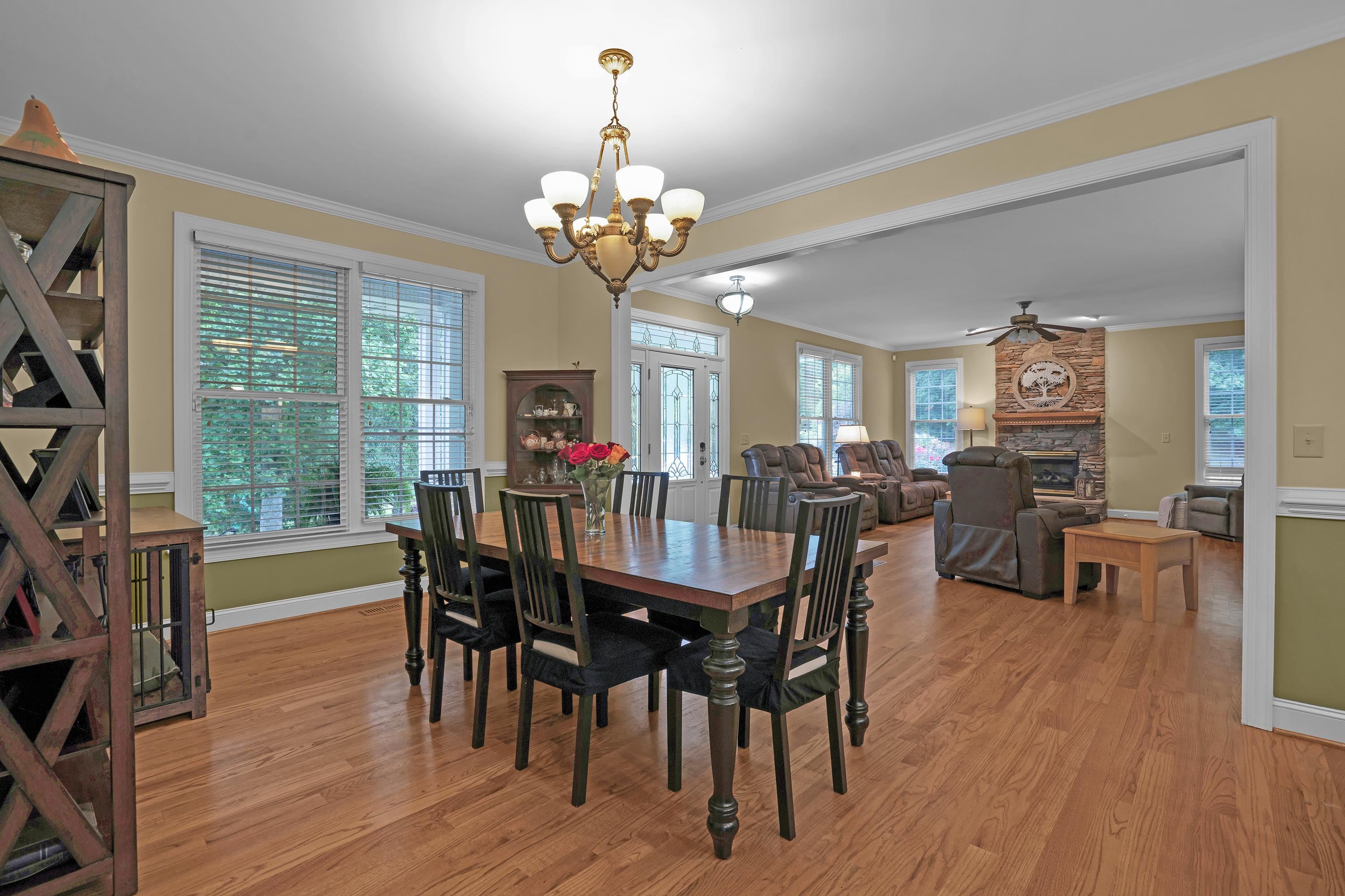 Landrum, South Carolina, 29356, United States, 5 Bedrooms Bedrooms, ,4 BathroomsBathrooms,Residential,For Sale,1868814