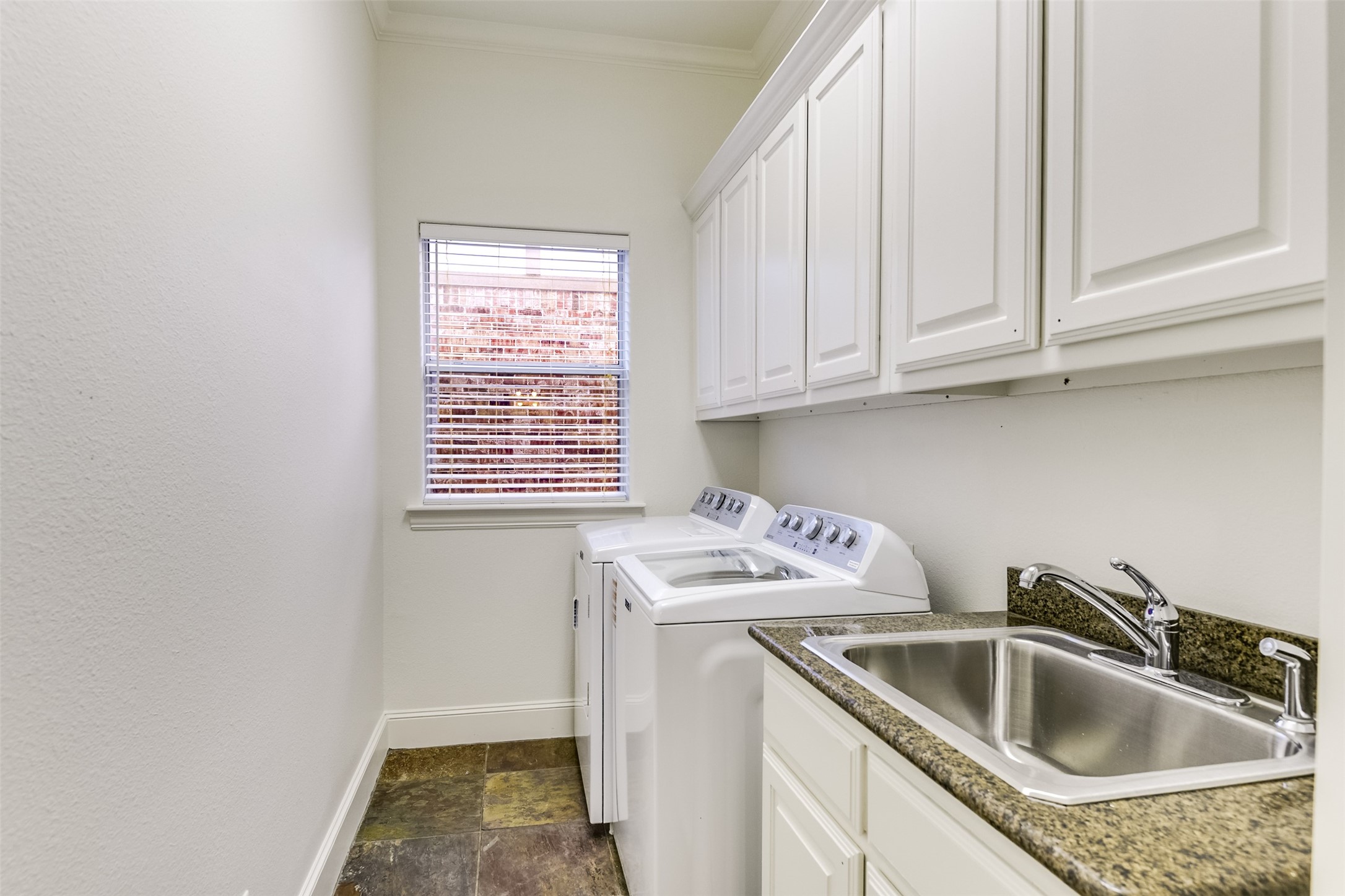 Mabank, Texas, 75156, United States, 3 Bedrooms Bedrooms, ,3 BathroomsBathrooms,Residential,For Sale,1990997