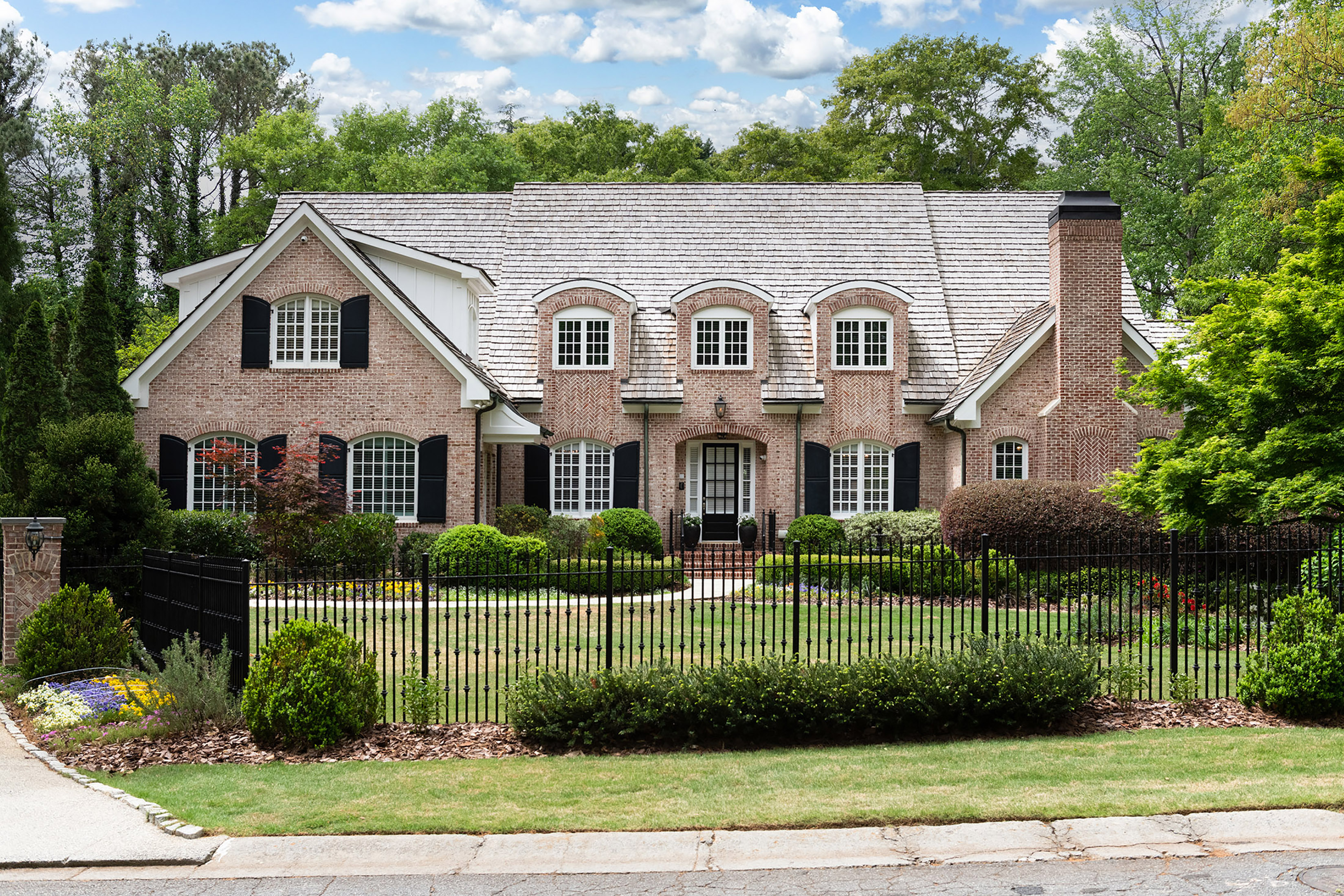  Magnificent Gated Vinings Estate Blends Elegance, Comfort and Lifestyle - 物件實景