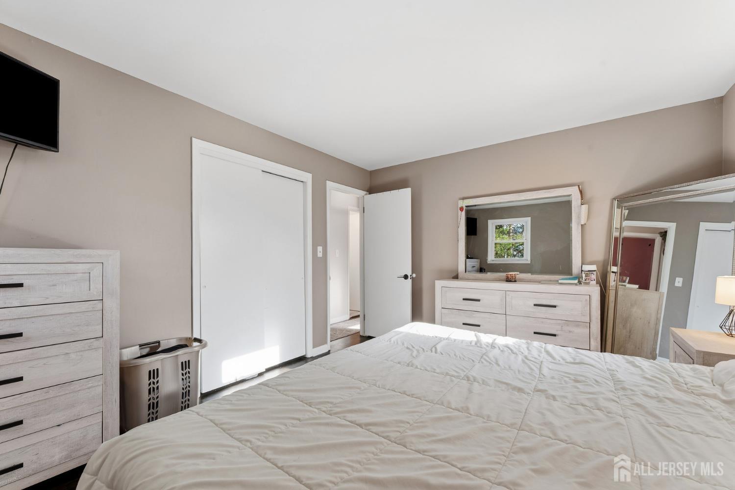 Piscataway, New Jersey, 08854, United States, 3 Bedrooms Bedrooms, ,2 BathroomsBathrooms,Residential,For Sale,1989136