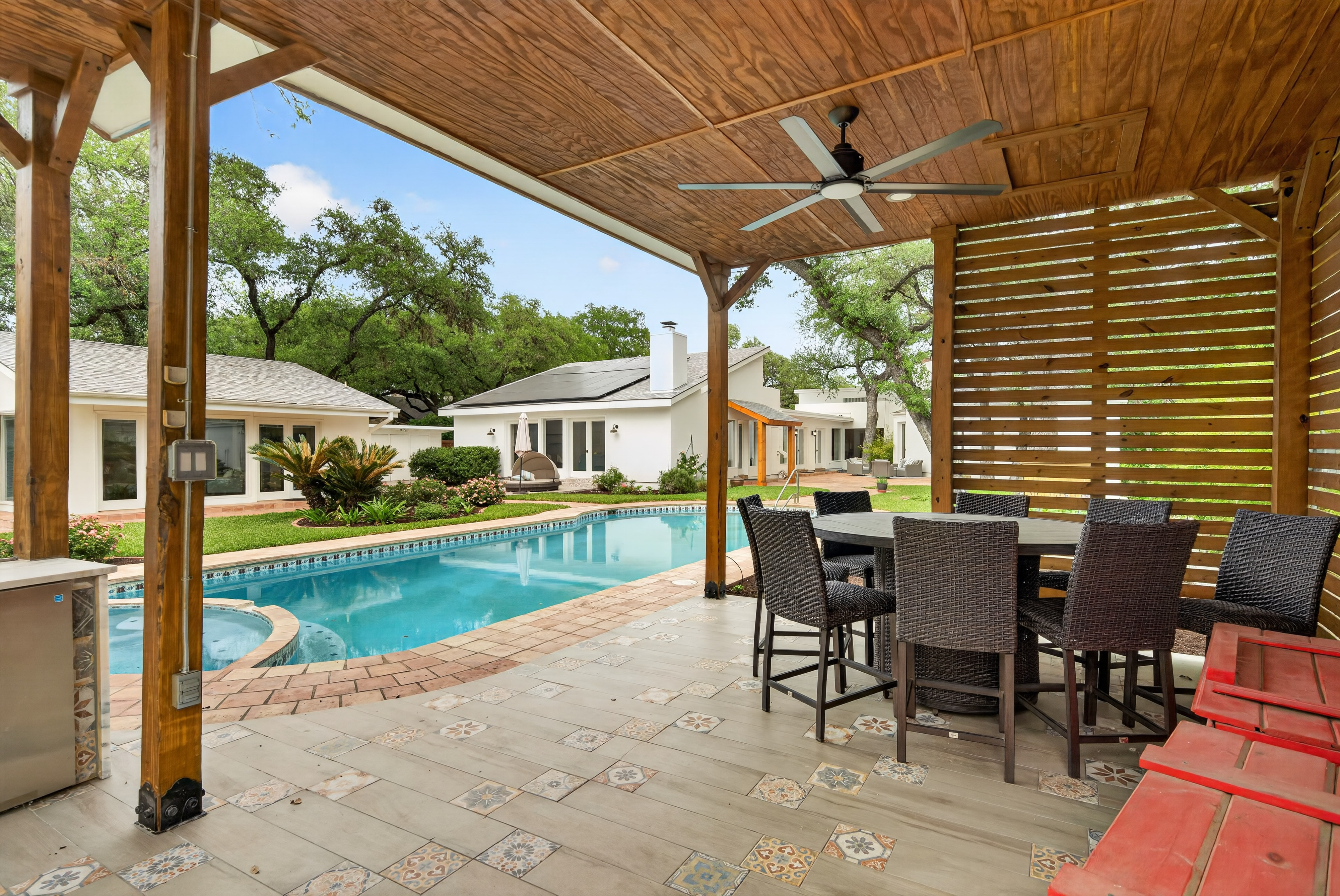  Experience Rare Privacy and Resort Style Living in Alamo Heights - 物件實景