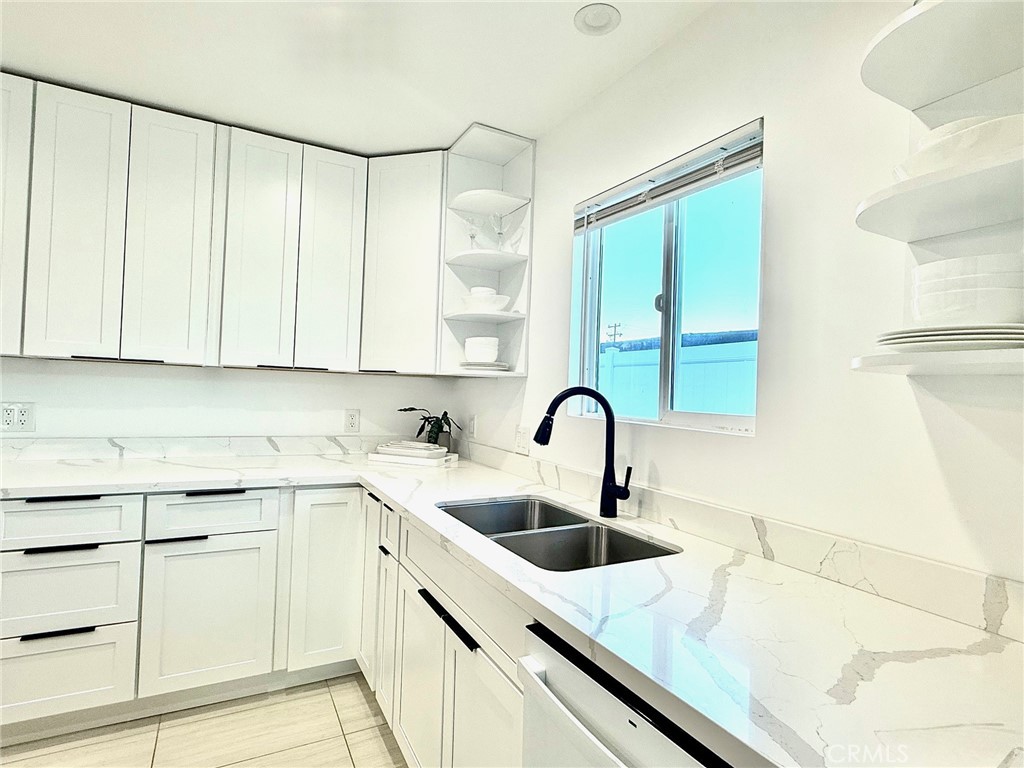 North Palm Springs, California, 92262, United States, 4 Bedrooms Bedrooms, ,2 BathroomsBathrooms,Residential,For Sale,1989712