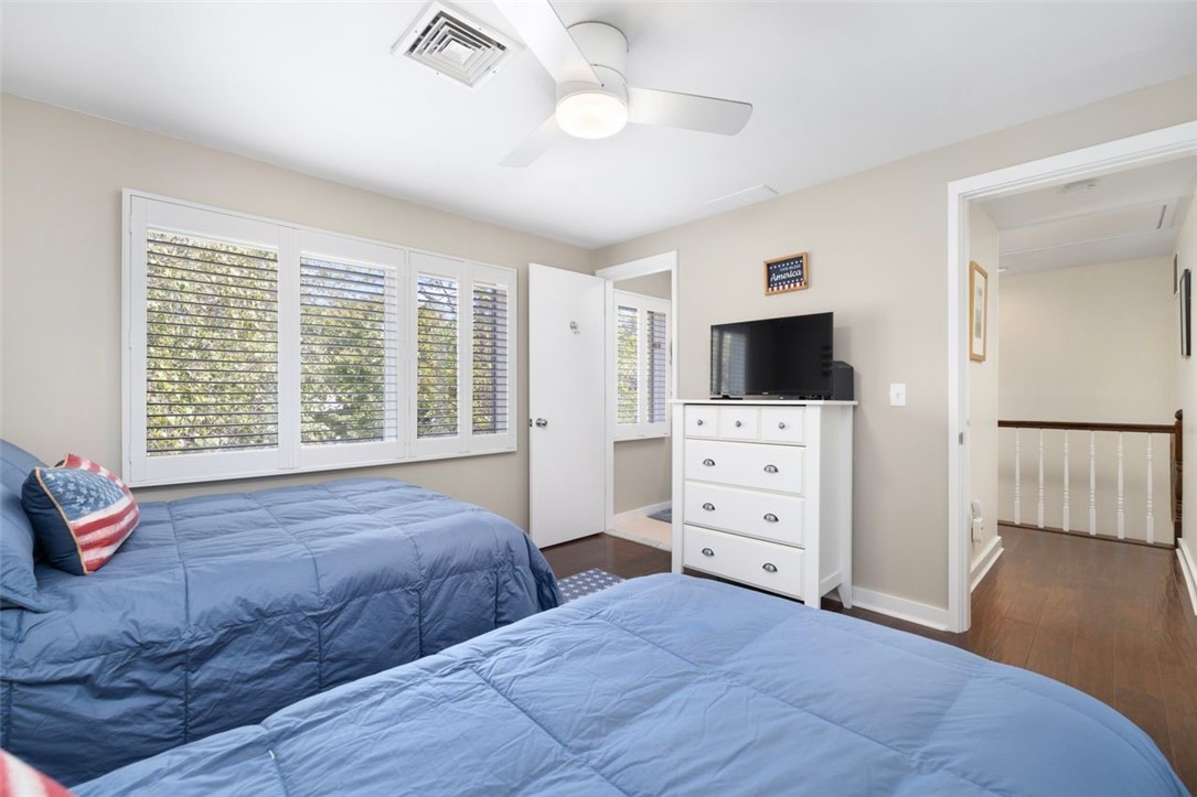 Narragansett, Rhode Island, 02882, United States, 2 Bedrooms Bedrooms, ,3 BathroomsBathrooms,Residential,For Sale,1950851