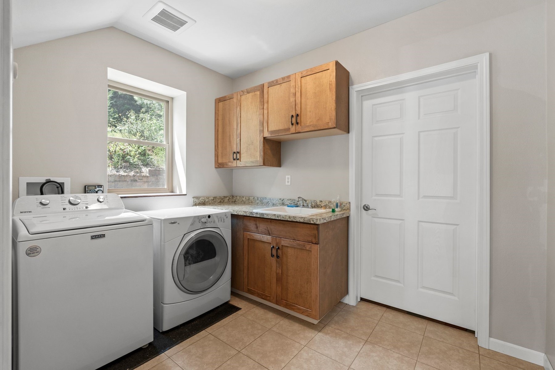  Green Home & apartment on 30 Acres - 物件實景