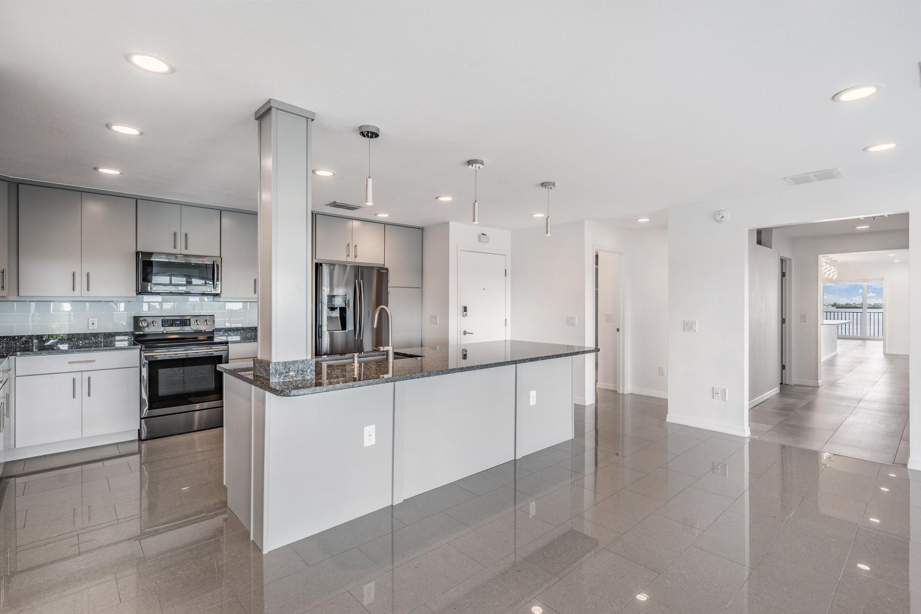Tarpon Springs, Florida, 34689, United States, 4 Bedrooms Bedrooms, ,4 BathroomsBathrooms,Residential,For Sale,1863560
