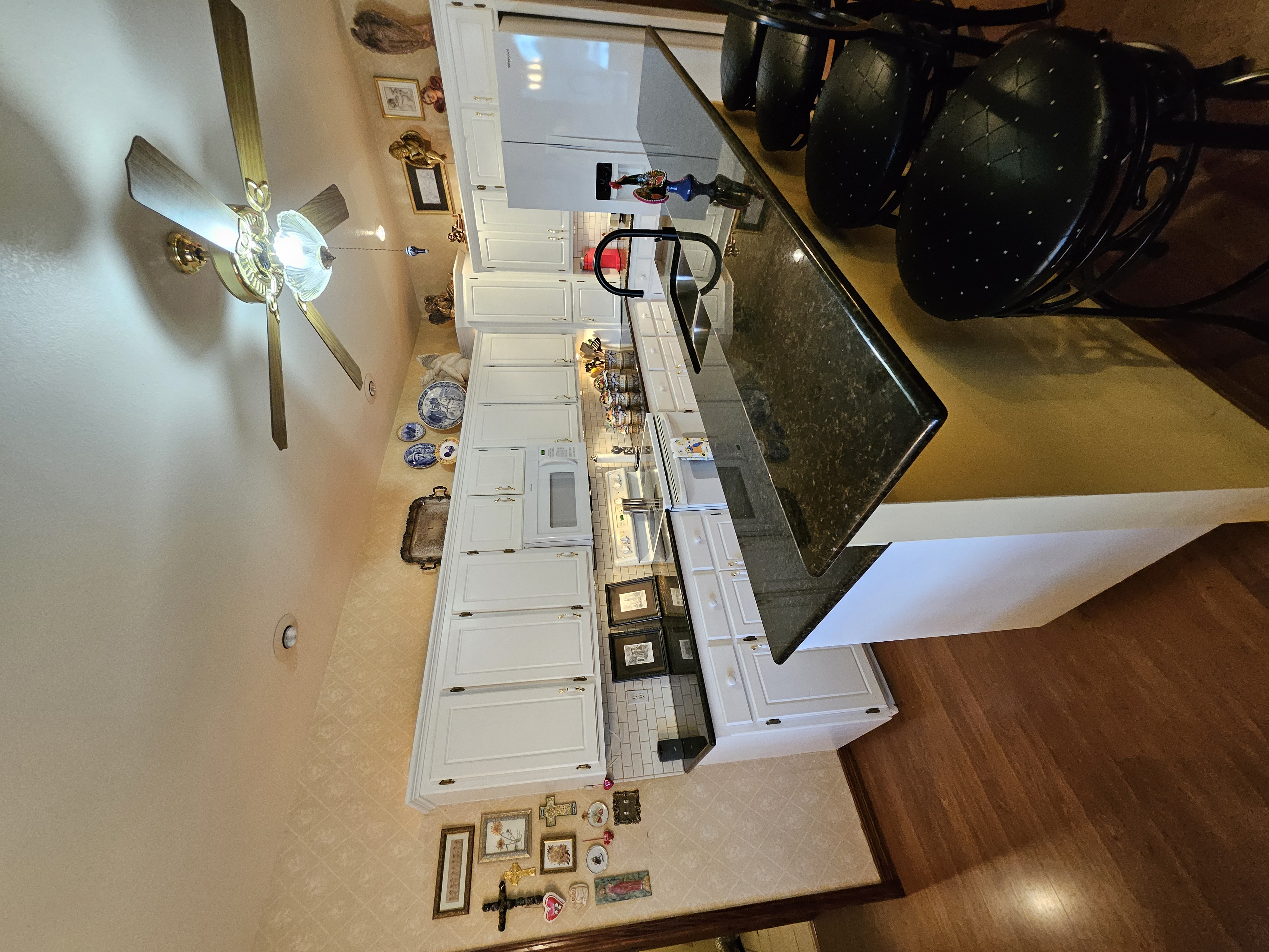 Pierce City, Missouri, 65723, United States, 5 Bedrooms Bedrooms, ,3 BathroomsBathrooms,Residential,For Sale,1975319