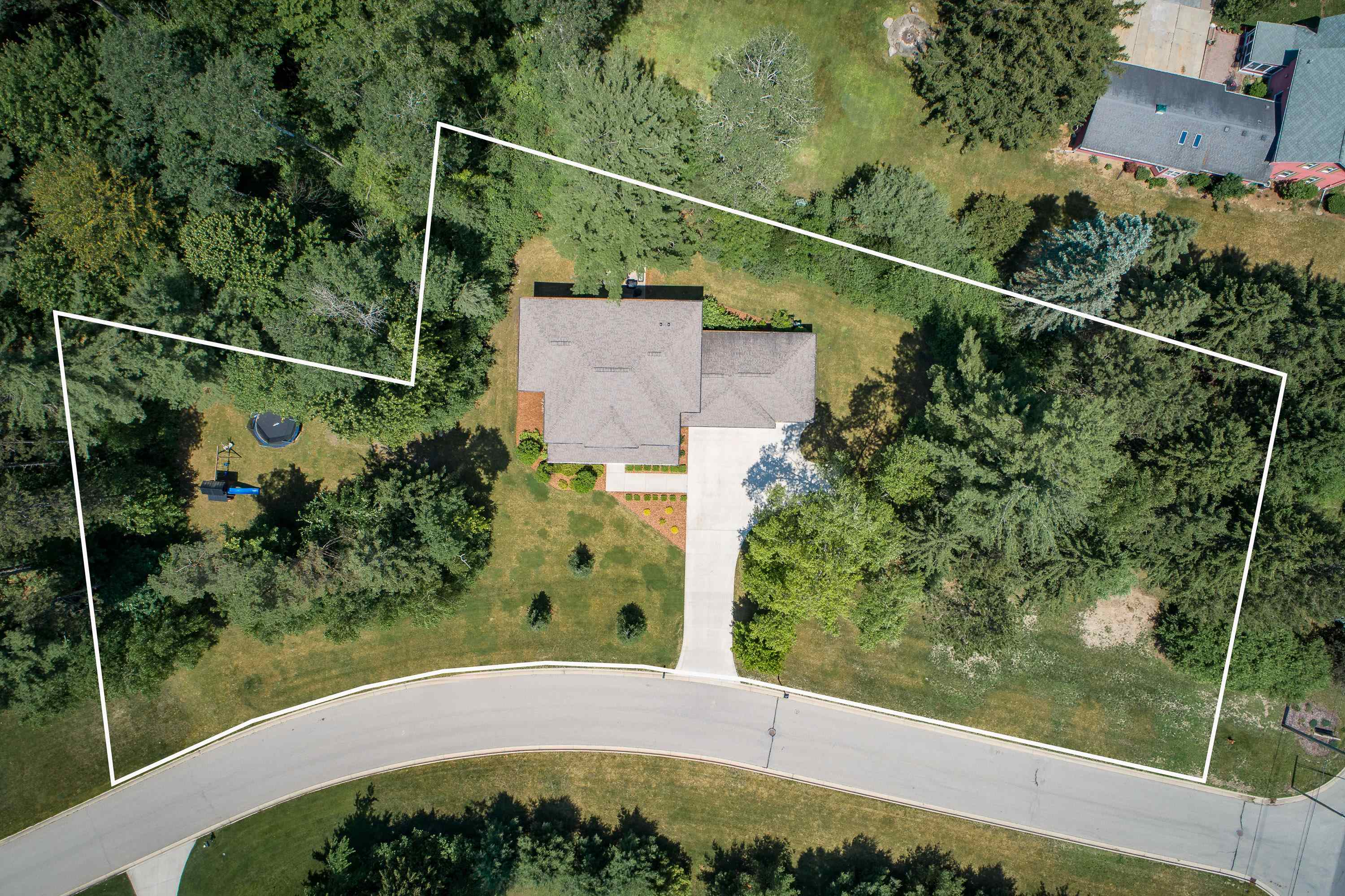 Midland, Michigan, 48642, United States, 4 Bedrooms Bedrooms, ,5 BathroomsBathrooms,Residential,For Sale,1927843