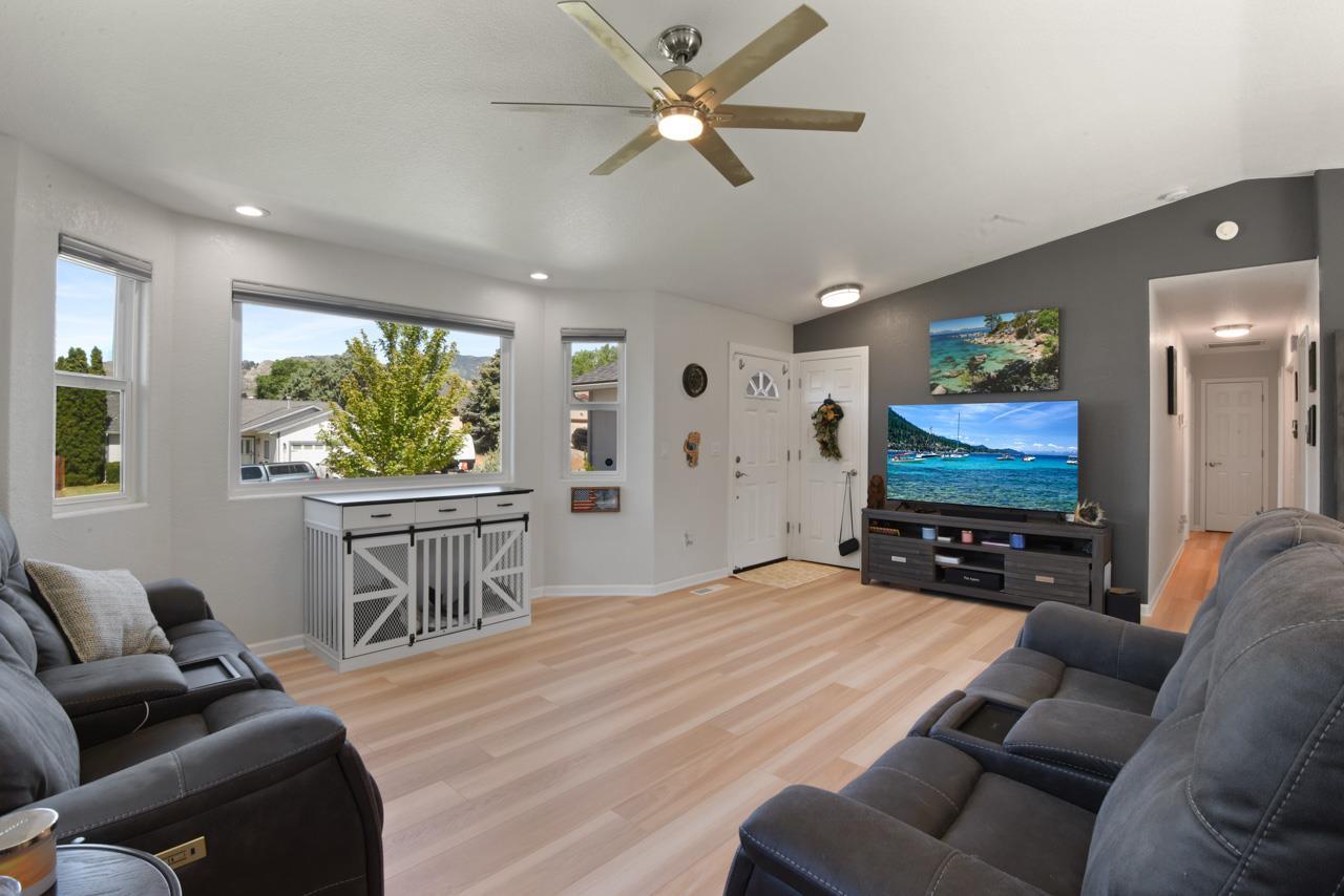 Outside California, California, 89705, United States, 3 Bedrooms Bedrooms, ,2 BathroomsBathrooms,Residential,For Sale,1875781