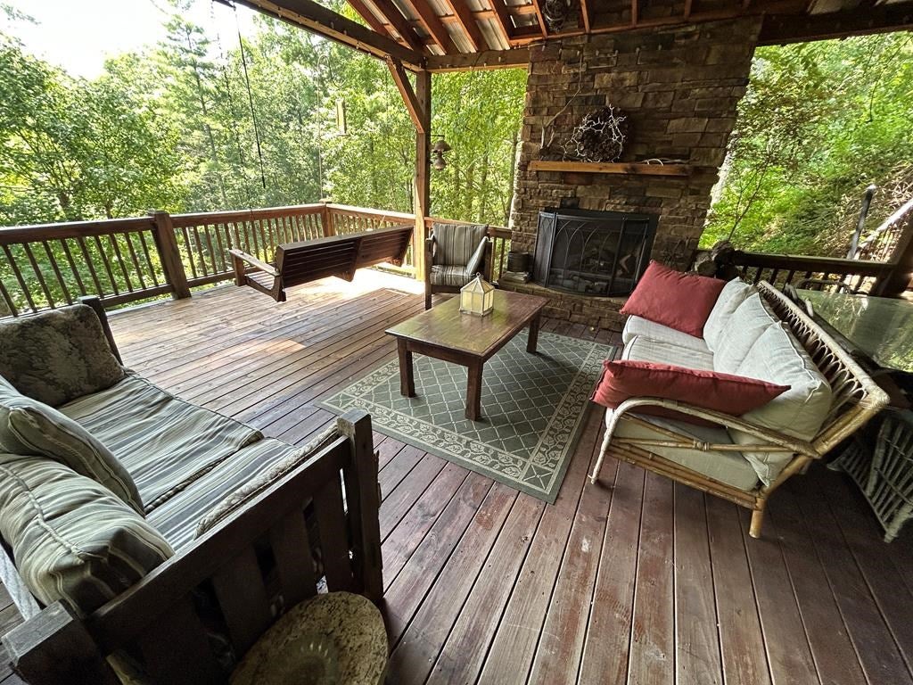 Blue Ridge, Georgia, 30513, United States, 5 Bedrooms Bedrooms, ,3 BathroomsBathrooms,Residential,For Sale,1859045