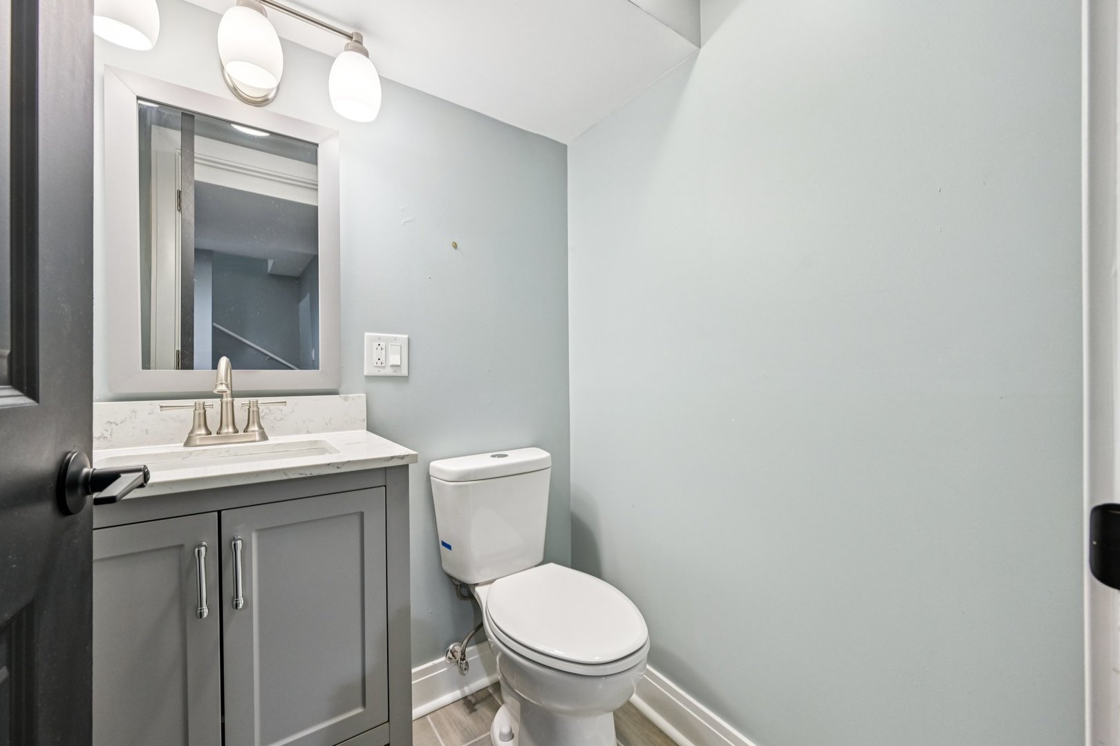 Chicago, Illinois, 60637, United States, 4 Bedrooms Bedrooms, ,4 BathroomsBathrooms,Residential,For Sale,2001250