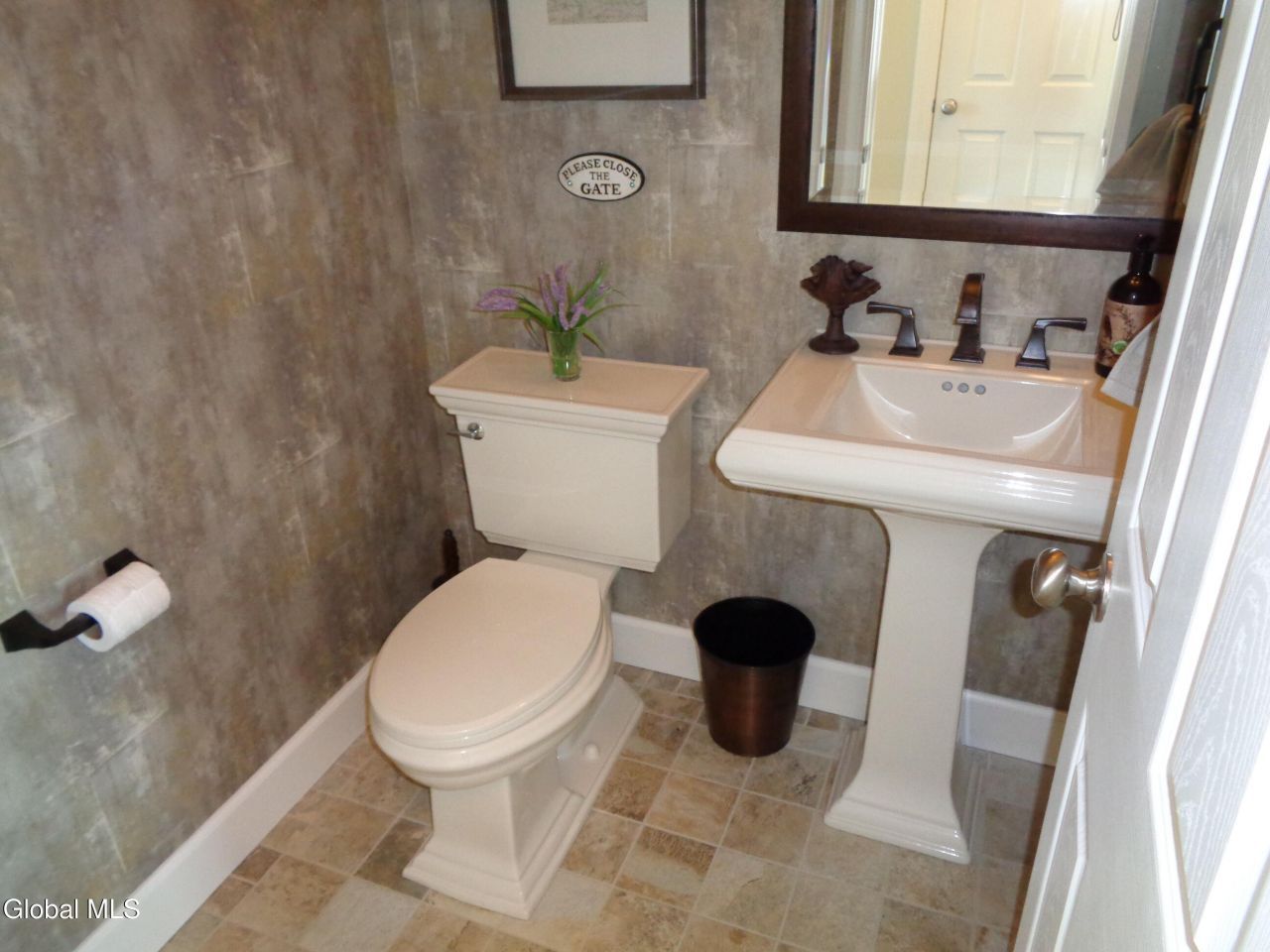 Averill Park, New York, 12018, United States, 4 Bedrooms Bedrooms, ,3 BathroomsBathrooms,Residential,For Sale,1940428