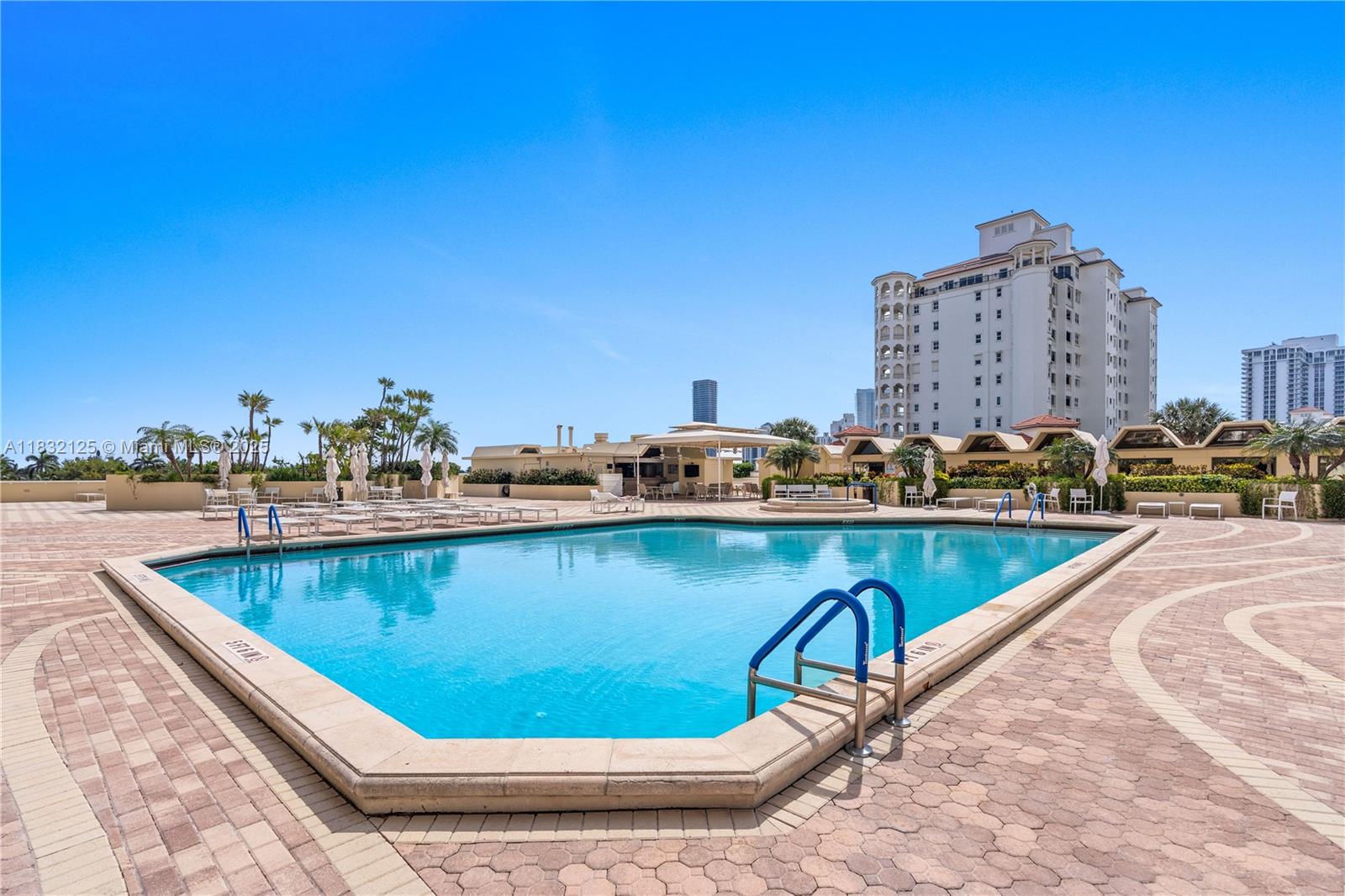 Aventura, Florida, 33180, United States, 2 Bedrooms Bedrooms, ,3 BathroomsBathrooms,Residential,For Sale,1885240