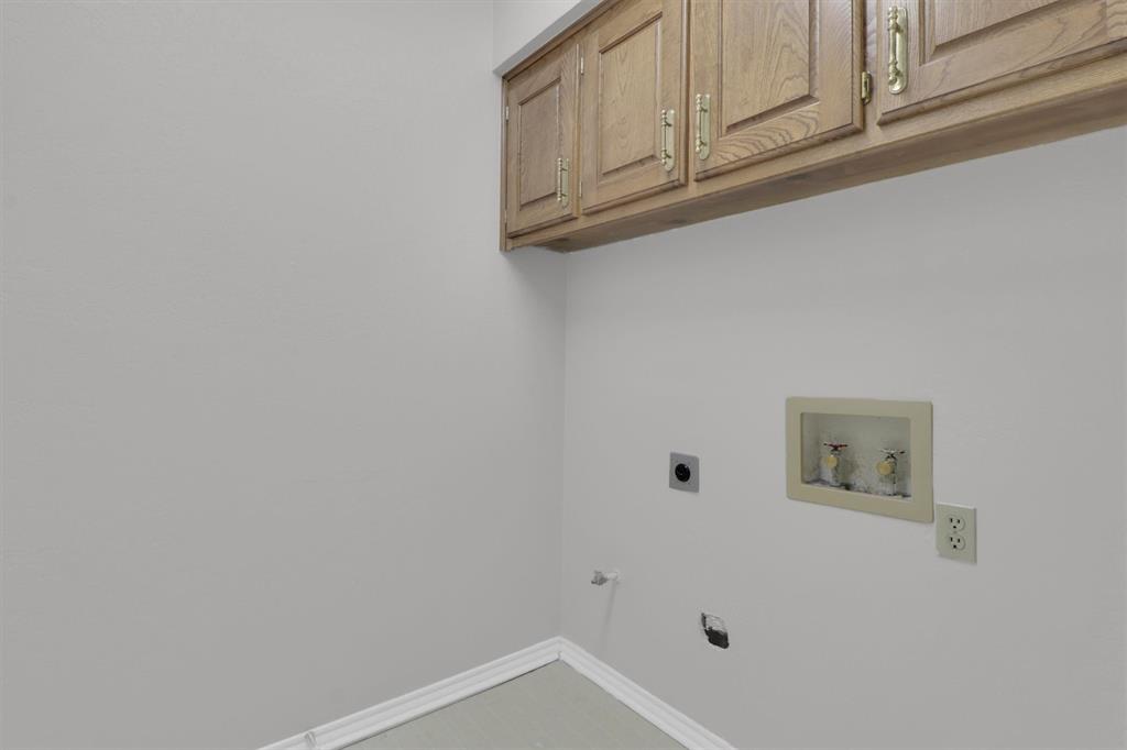 Highland Village, Texas, 75077, United States, 4 Bedrooms Bedrooms, ,2 BathroomsBathrooms,Residential,For Sale,1928390